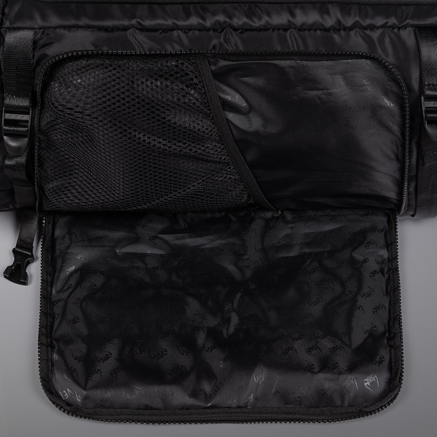 Venum Trainer ハイブリッドスポーツバッグ - ミッドナイトブルー