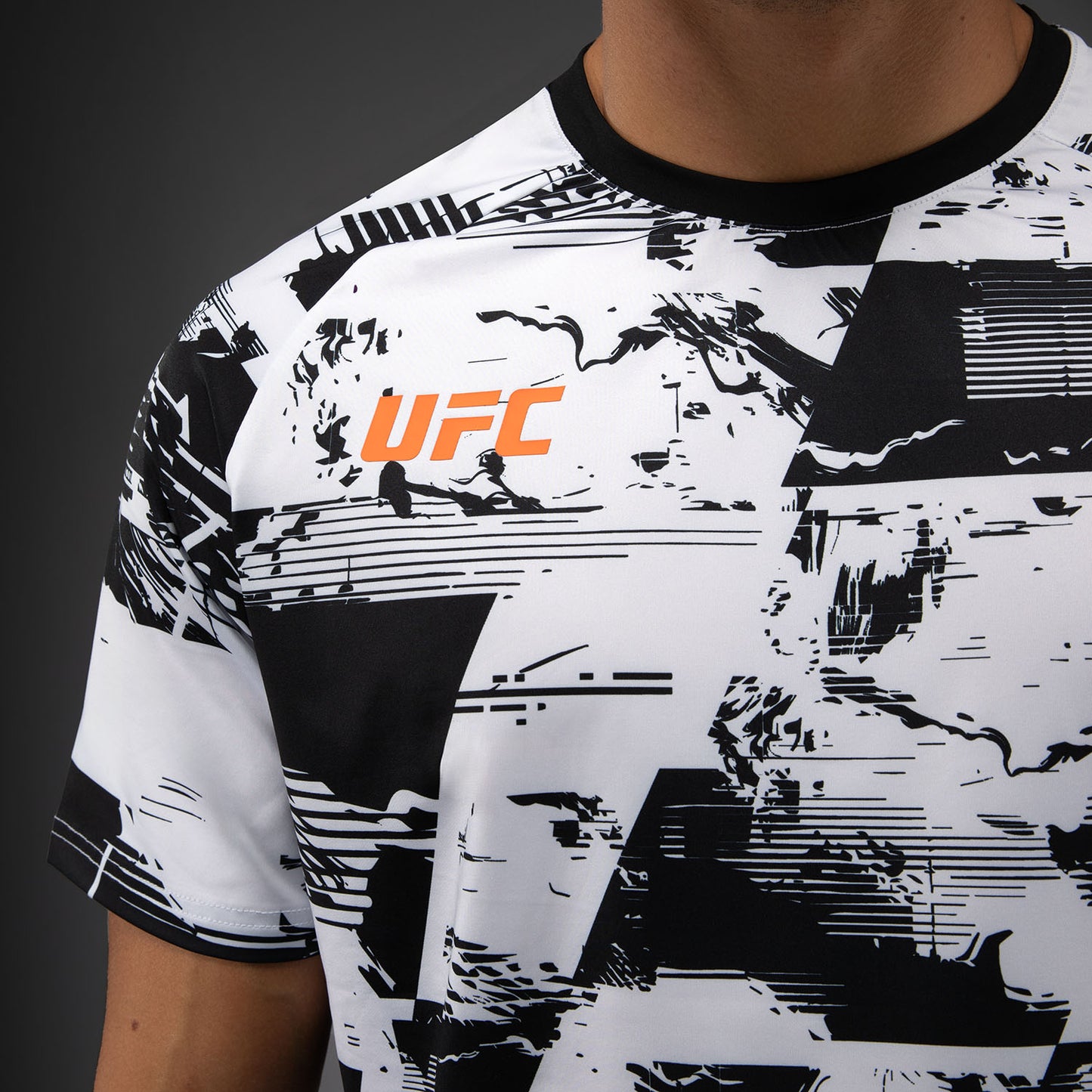 UFC Zenith by Venum Authentic Fight Week パフォーマンス半袖Tシャツ メンズ - ホワイト