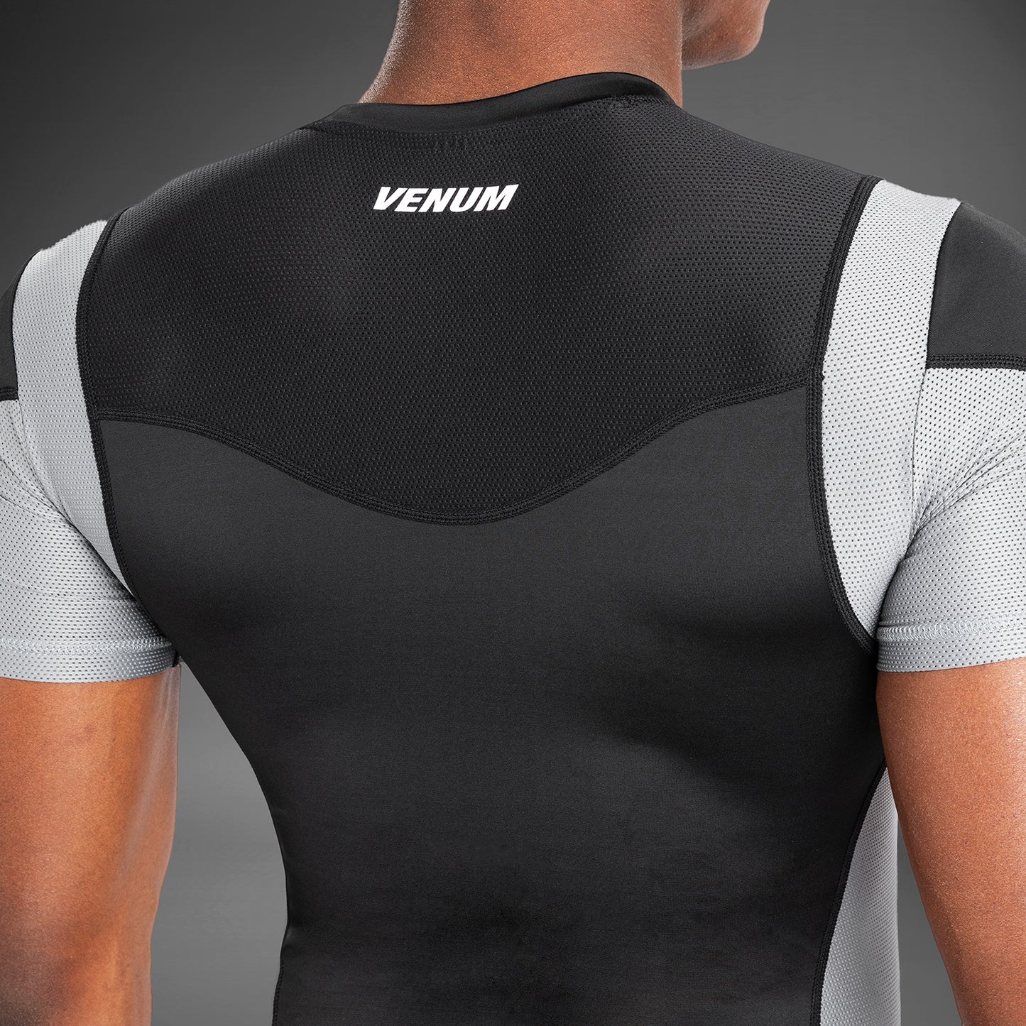 Venum Tempest メンズ ドライテックTシャツ - ベージュ/サンド