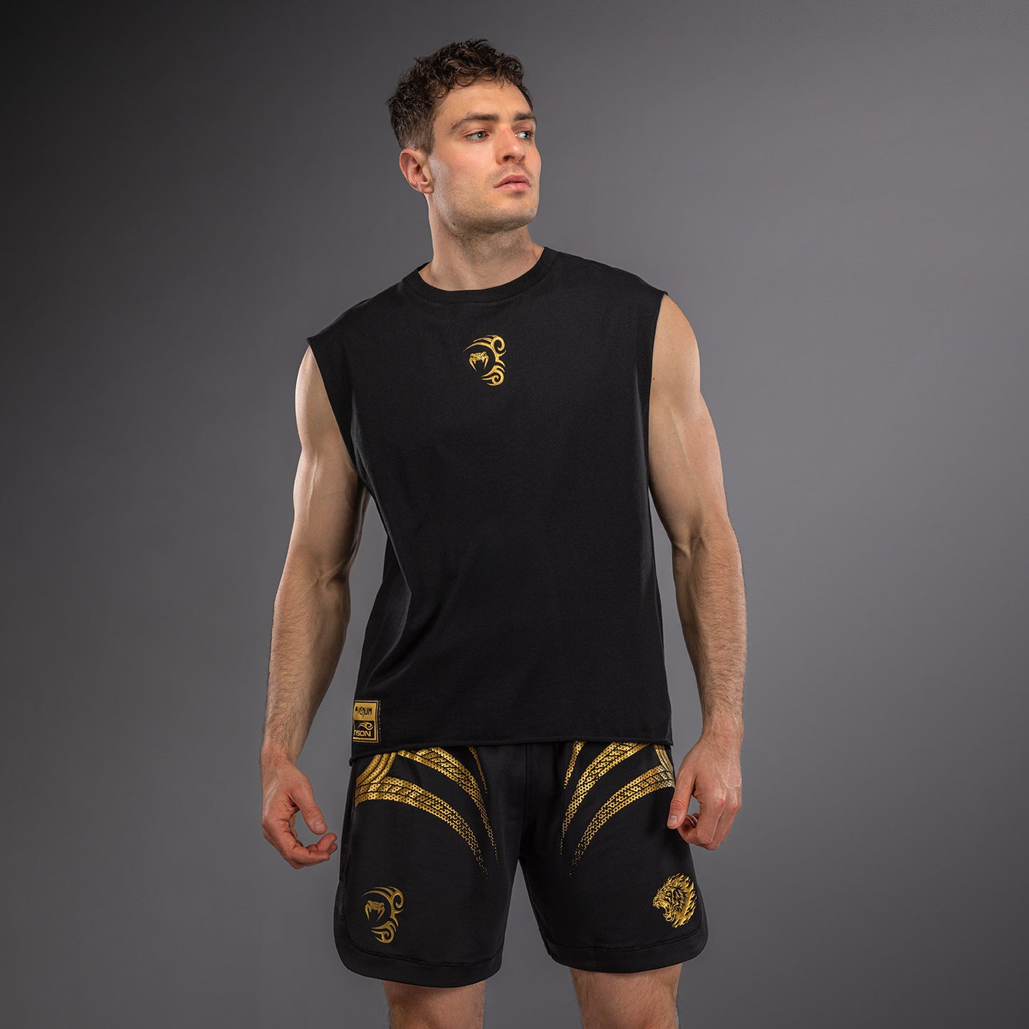 Venum x Mike Tyson Tiger ノースリーブTシャツ - ブラック/ゴールド