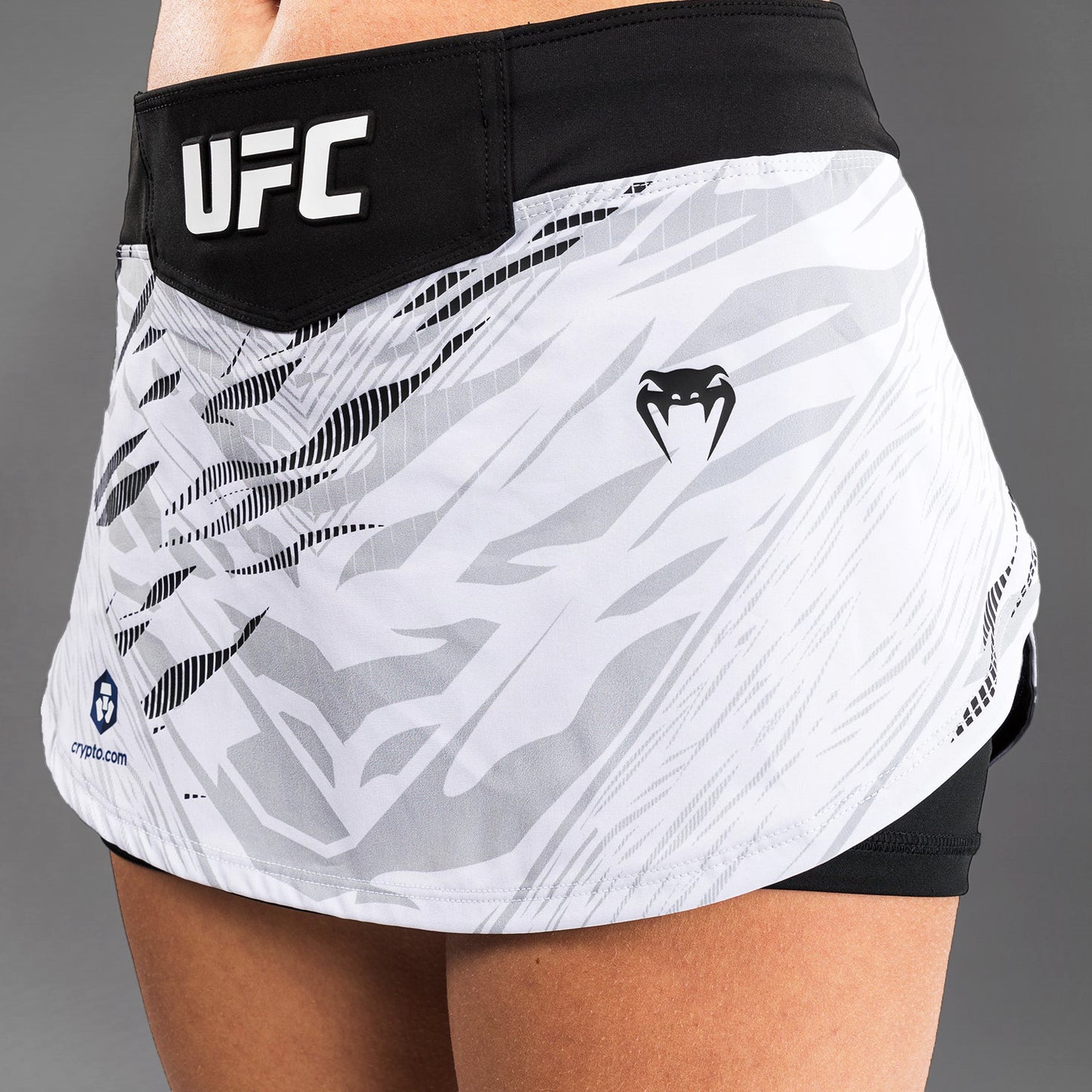 UFC Fusion by Venum Authentic Fight Night ショートスカート（女性用） - ホワイト