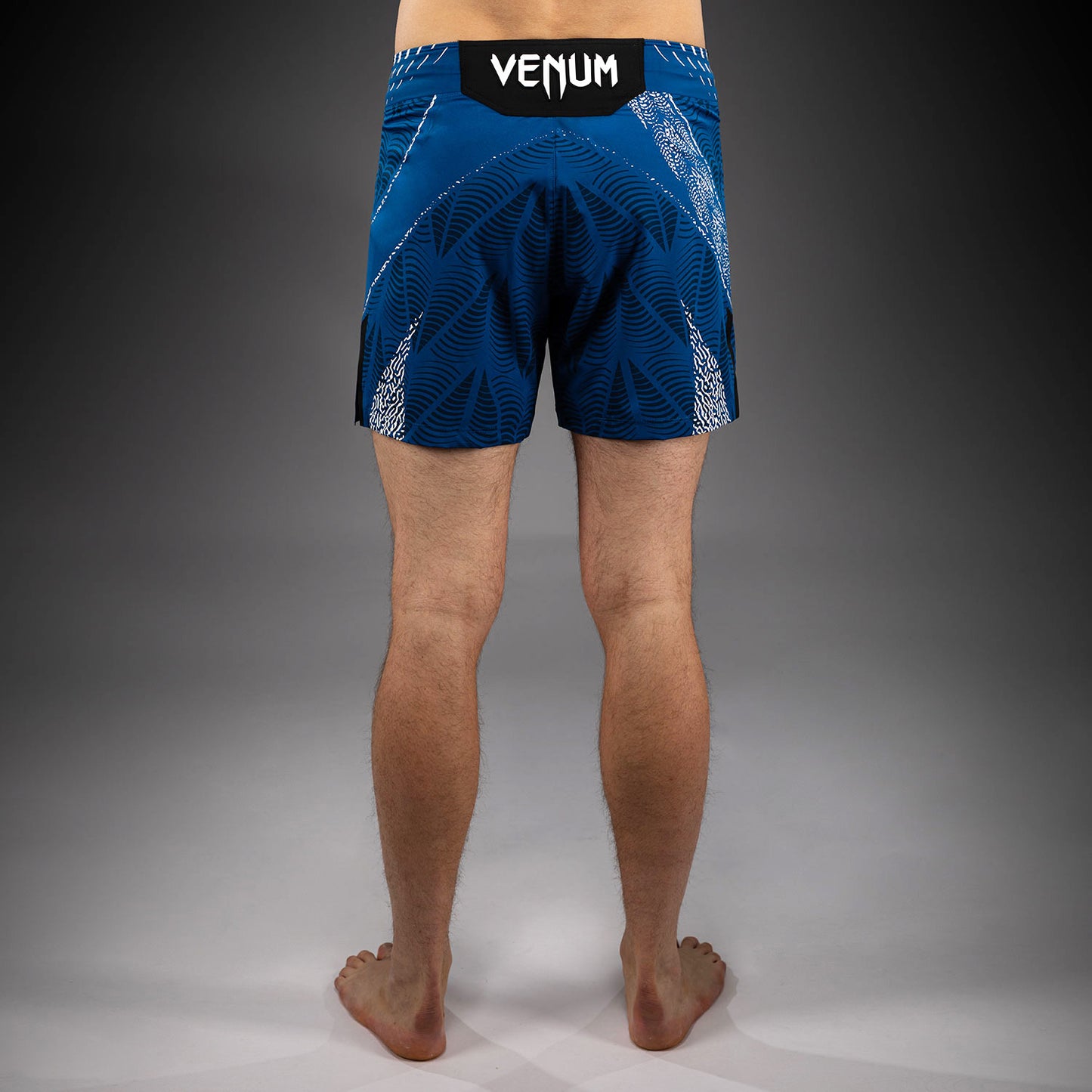 UFC Zenith by Venum Authentic Fight Night ショートフィットファイトショーツ メンズ - ブルー