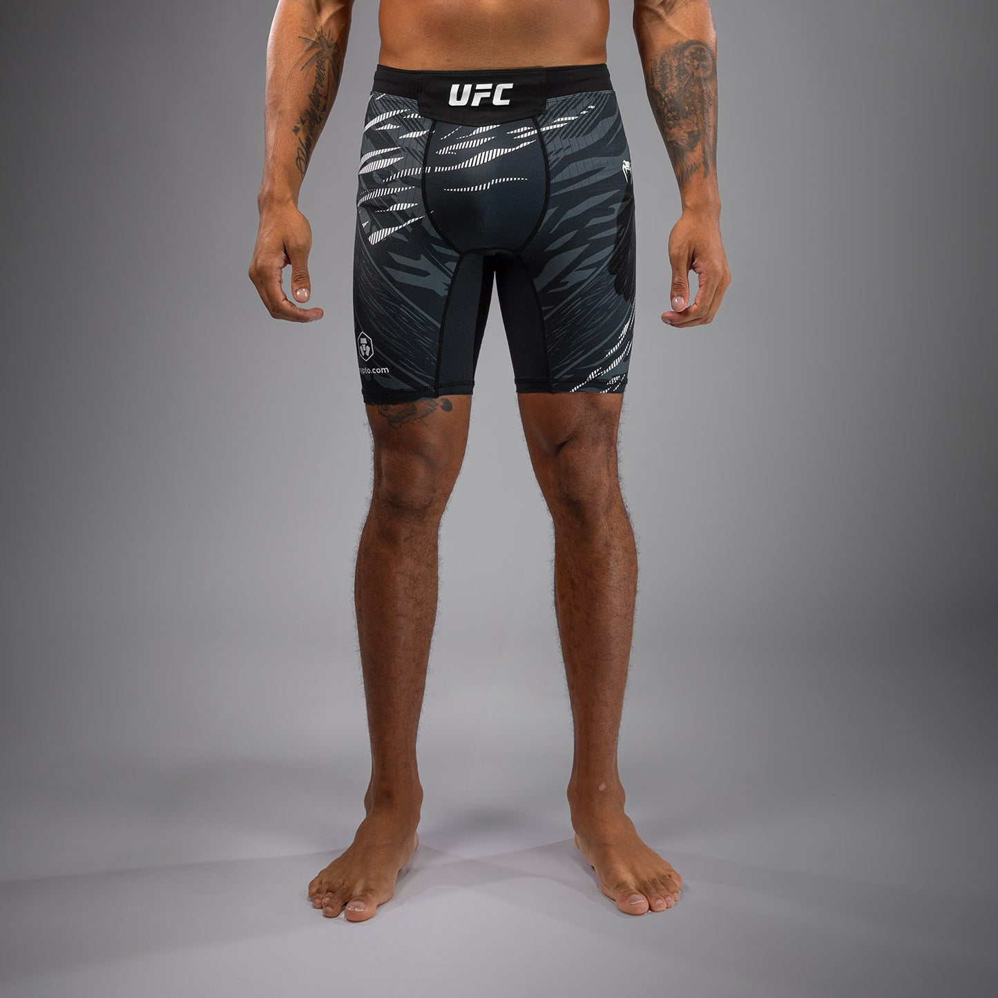UFC Fusion by Venum Authentic Fight Night ヴァレトゥードショーツ（男性用） - ブラック