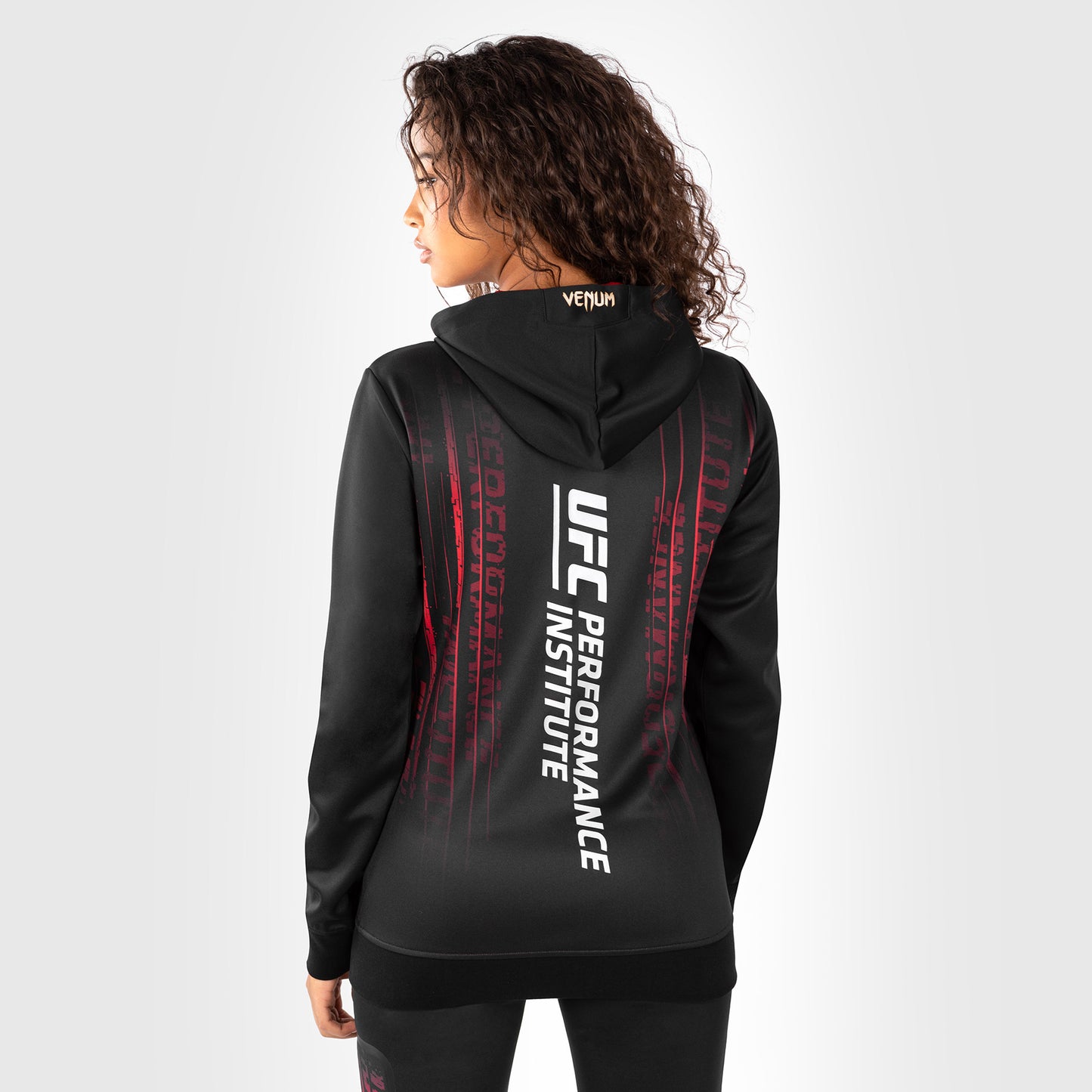 UFC Venum Performance Institute 2.0 女性用ジップパーカー - ブラック／レッド