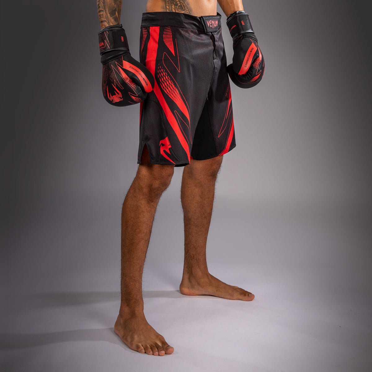 Venum Amazonia Reborn MMAショーツ - ブラック/レッド