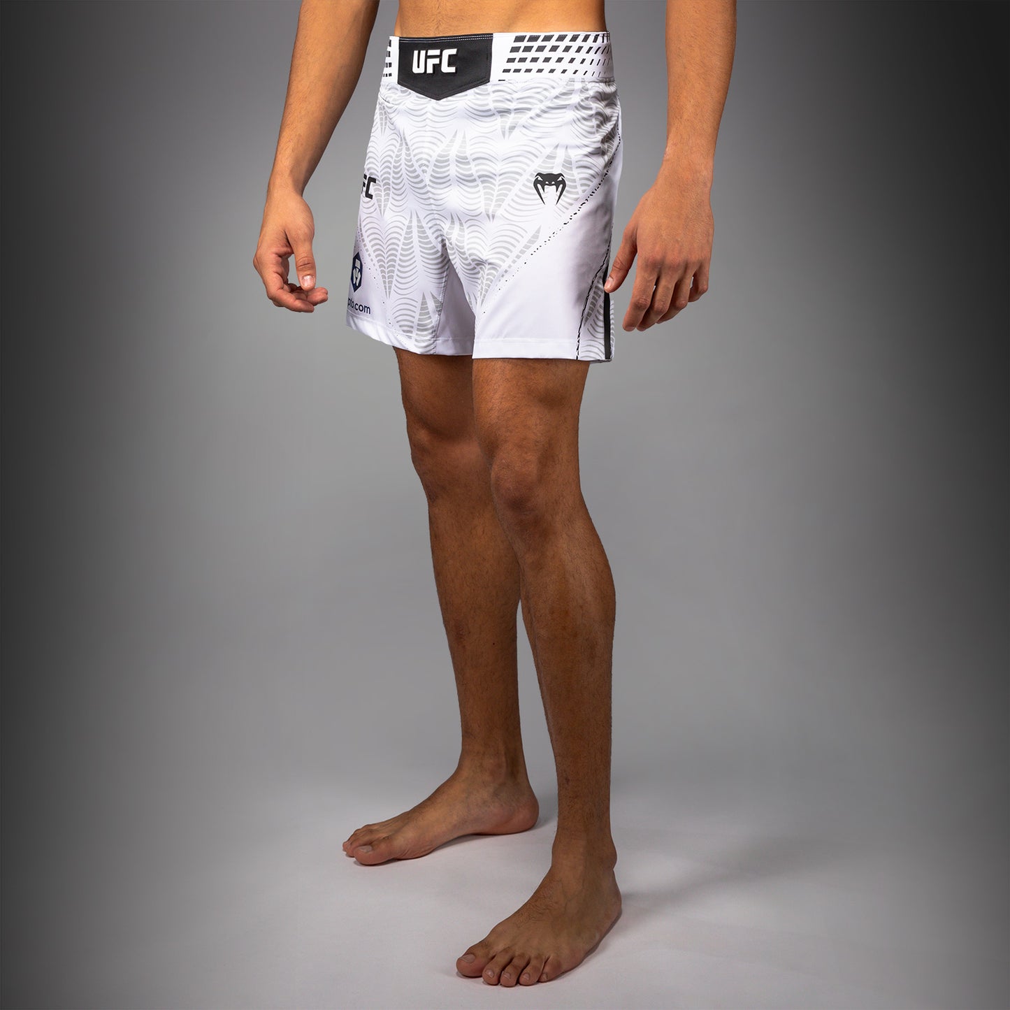 UFC Zenith by Venum Authentic Fight Night ショートフィットファイトショーツ メンズ - ホワイト