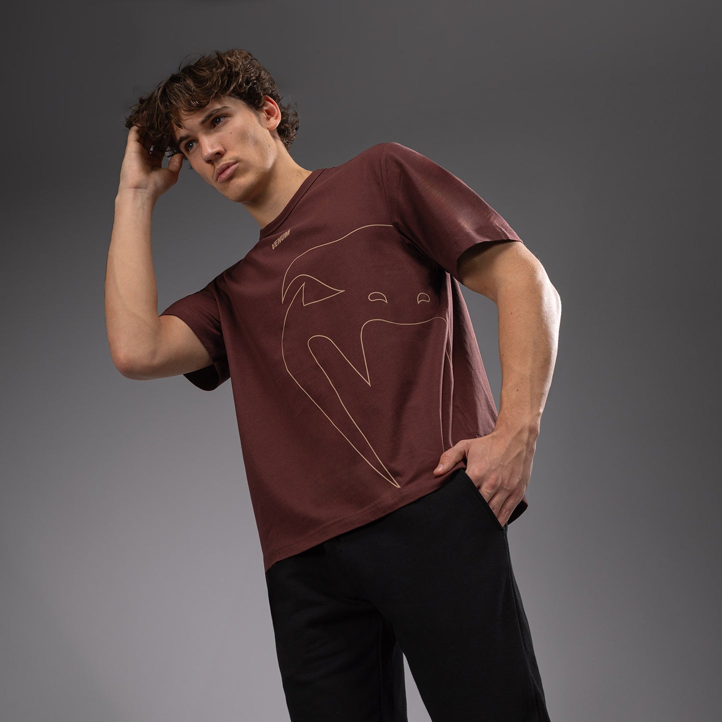 Venum Giant Connect Tシャツ - チョコレート・ブラウン