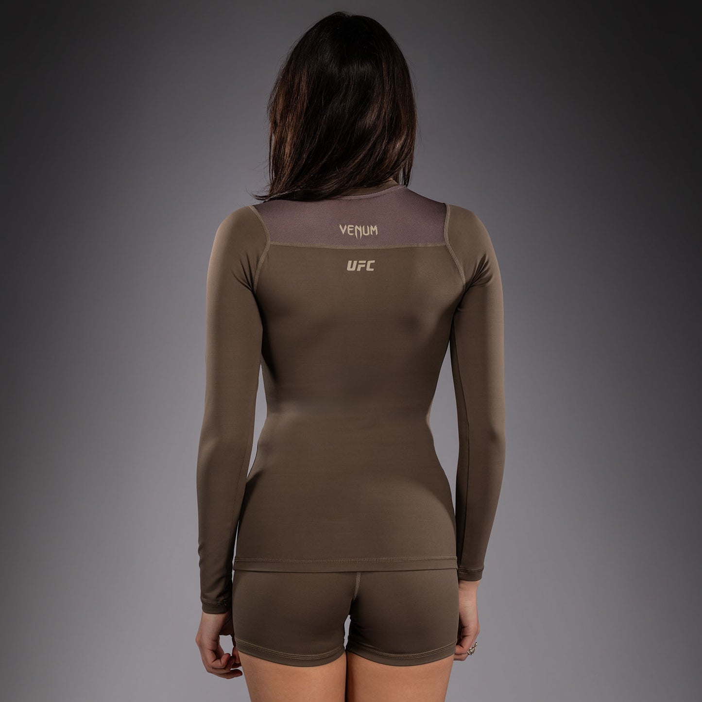 Venum UFC Unity by Venum Authentic Fight Week ウィメンズ テクニカル 長袖ラッシュガード - ブラウン