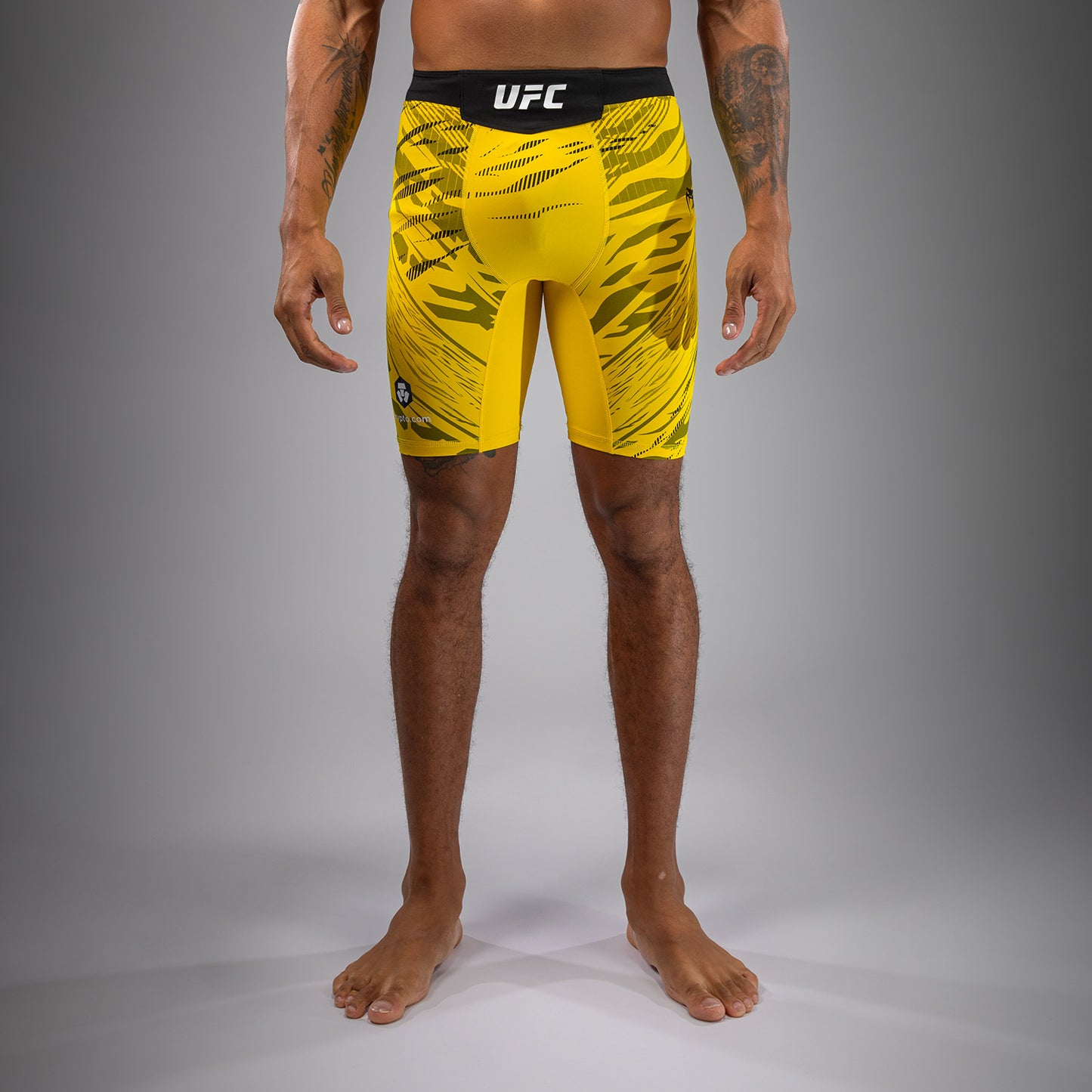 UFC Fusion by Venum Authentic Fight Night ヴァレトゥードショーツ（男性用） - イエロー