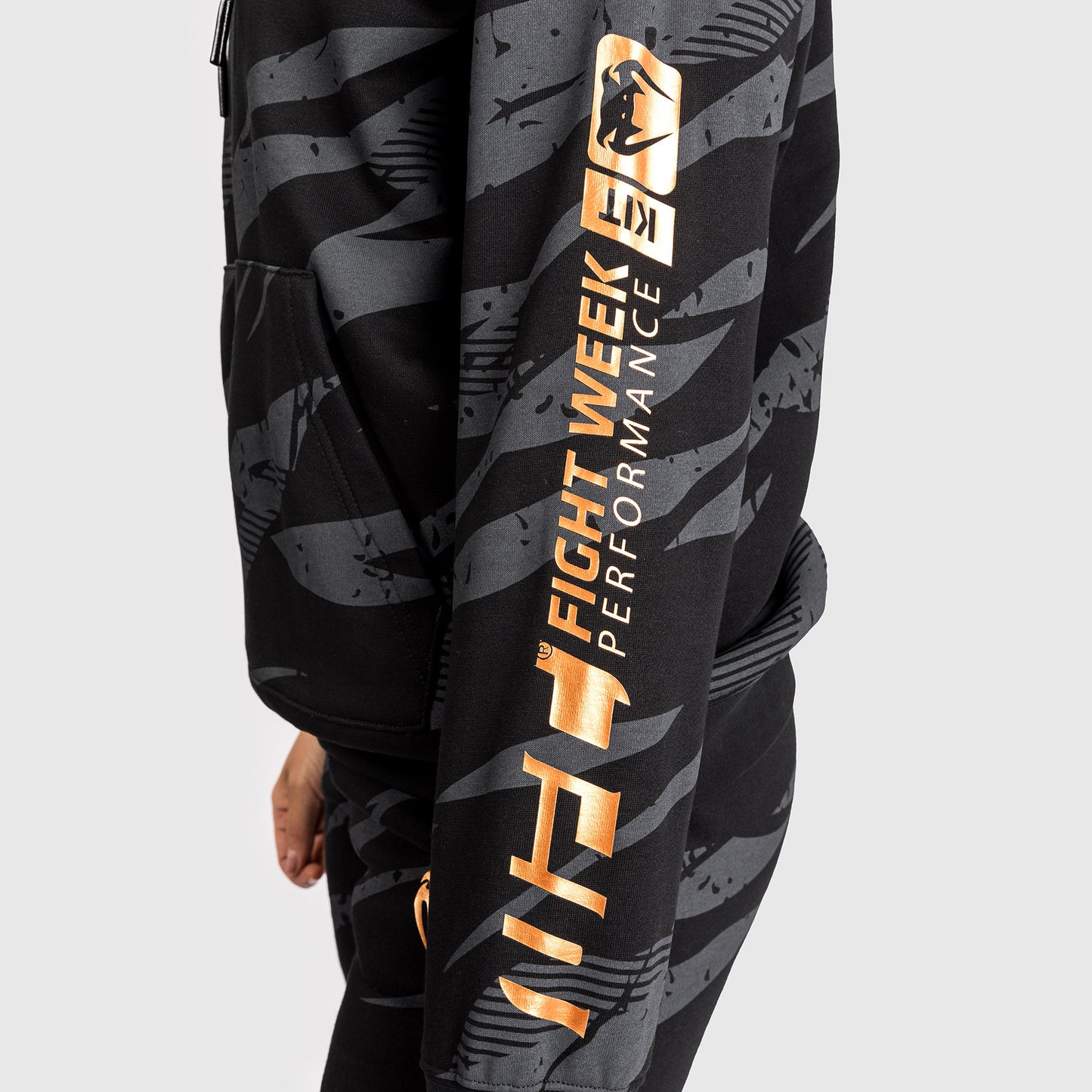 UFC Adrenaline By Venum Fight Week - 女性用プルオーバーパーカー - Urban Camo