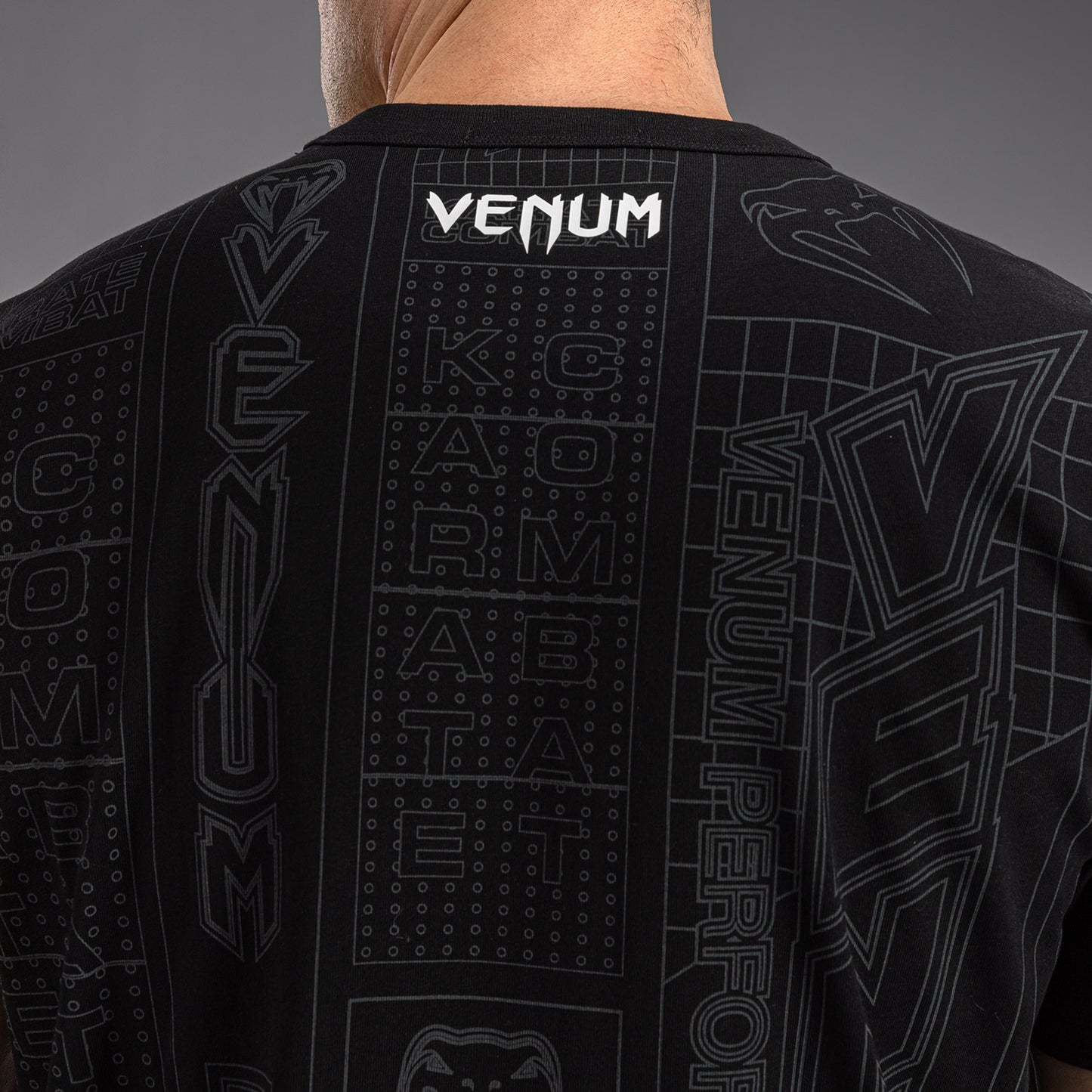 Karate Combat by Venum Tシャツ – ブラック/グレー