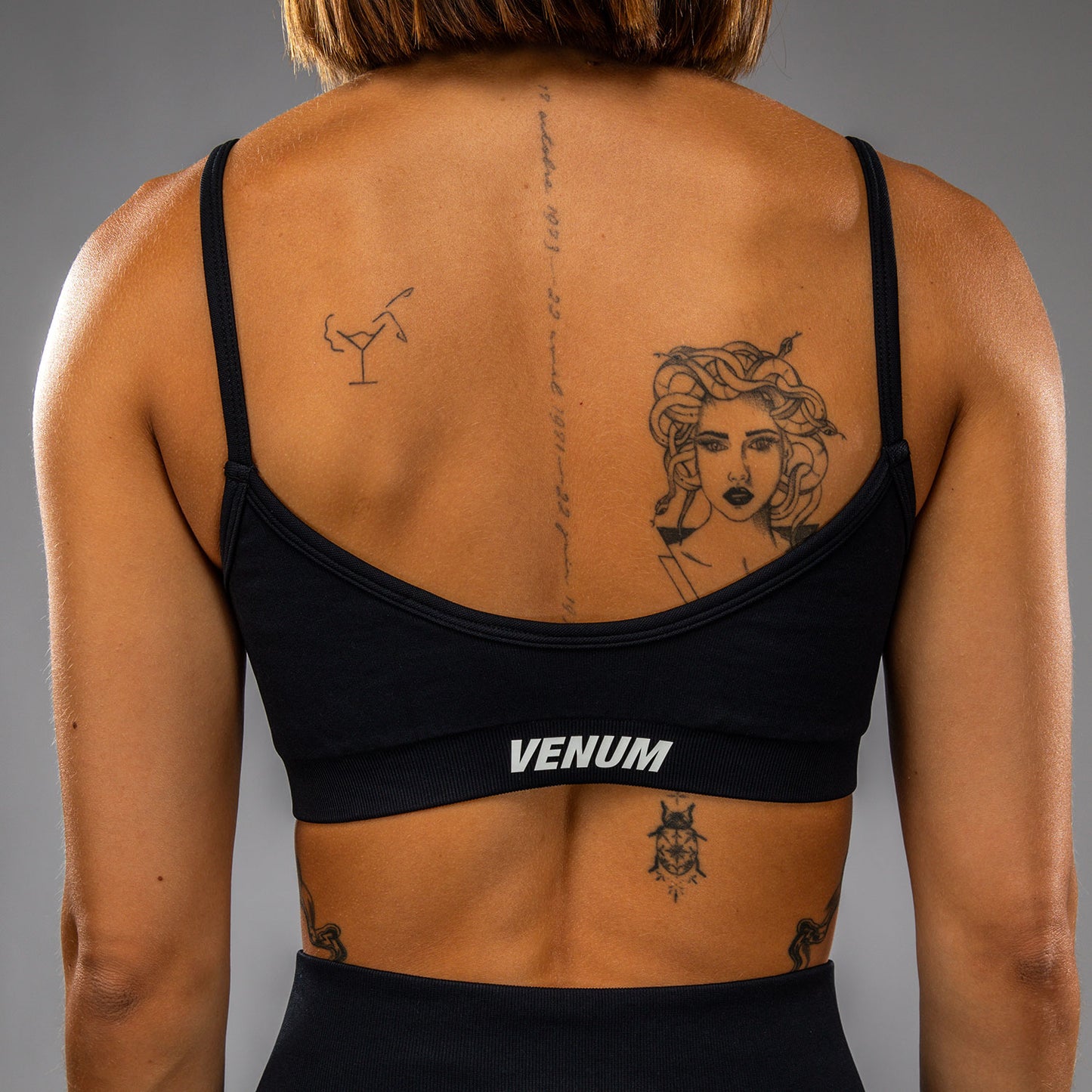Venum Sculpt レディース スポーツブラ – ブラック/ホワイト