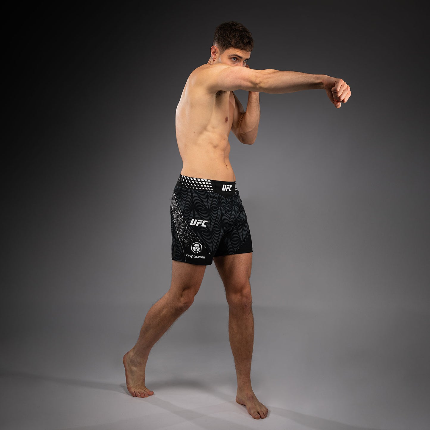 UFC Zenith by Venum Authentic Fight Night ショートフィットファイトショーツ メンズ - ブラック