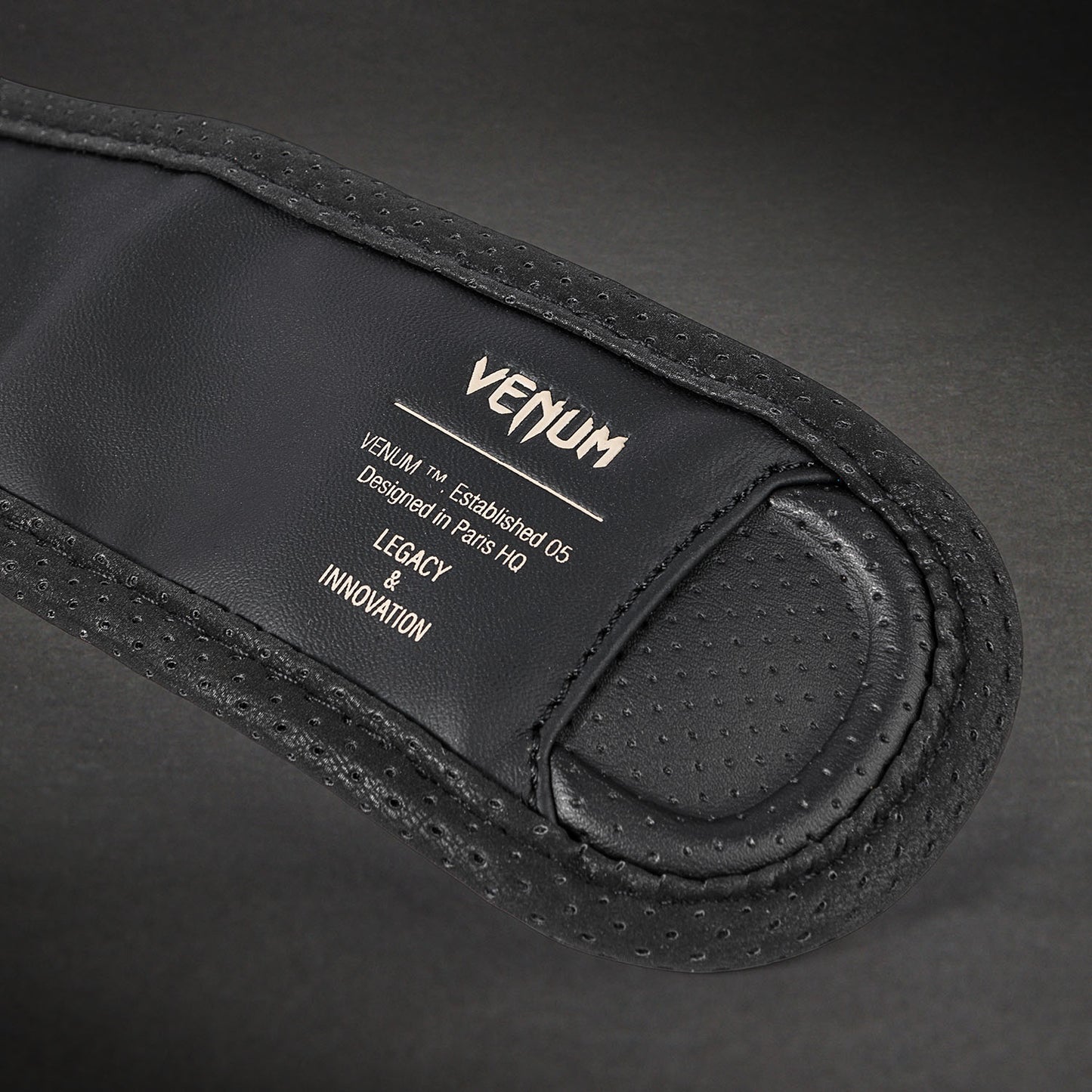 Venum Impact Evo MMAスパーリンググローブ - ブラック