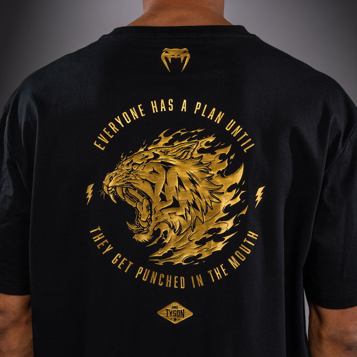 Venum x Mike Tyson Tiger Tシャツ - ブラック/ゴールド