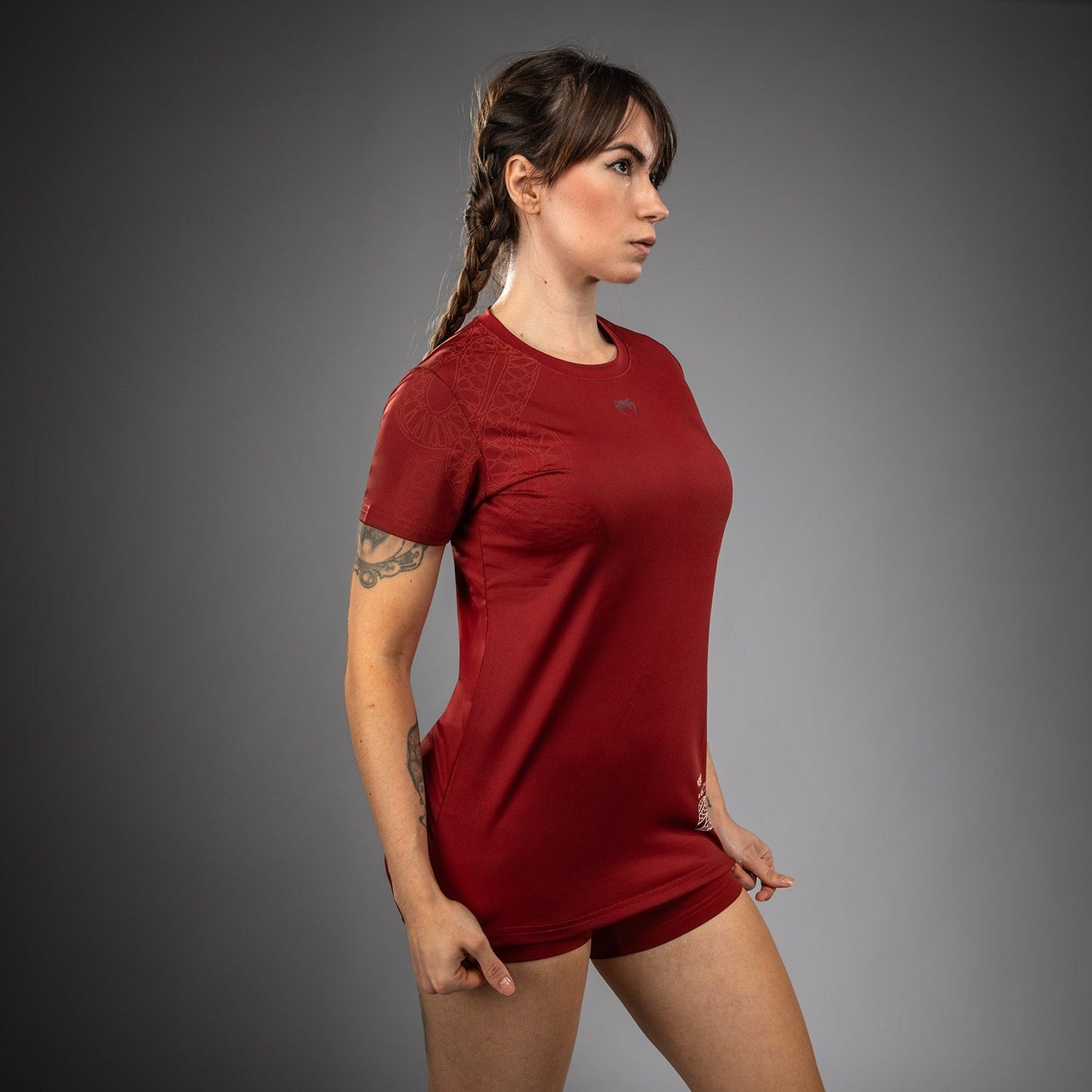 Venum Serpenti レディース ドライテック Tシャツ – バーガンディ/アイボリー