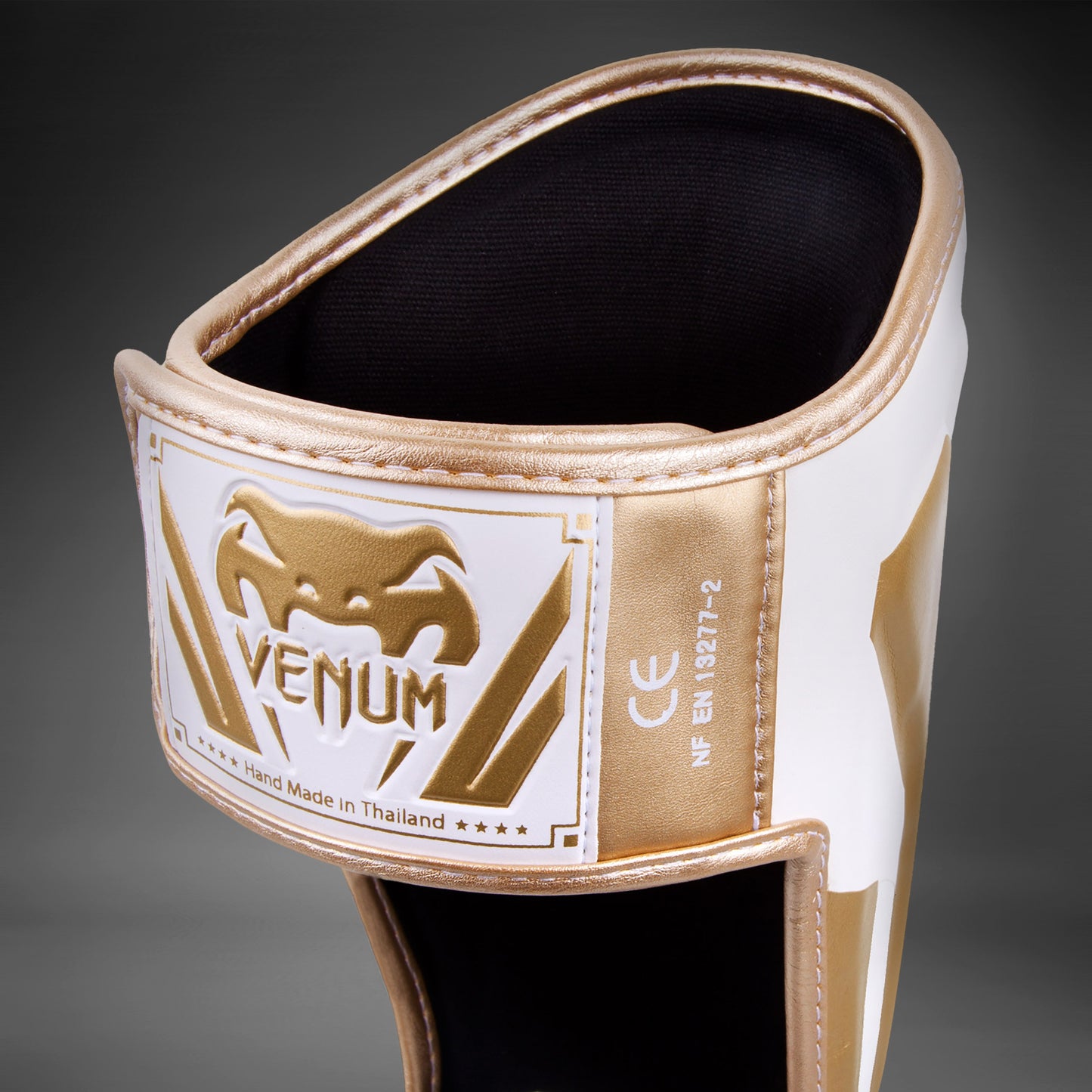 Venum Elite Standup シンガード：ホワイト／ゴールド