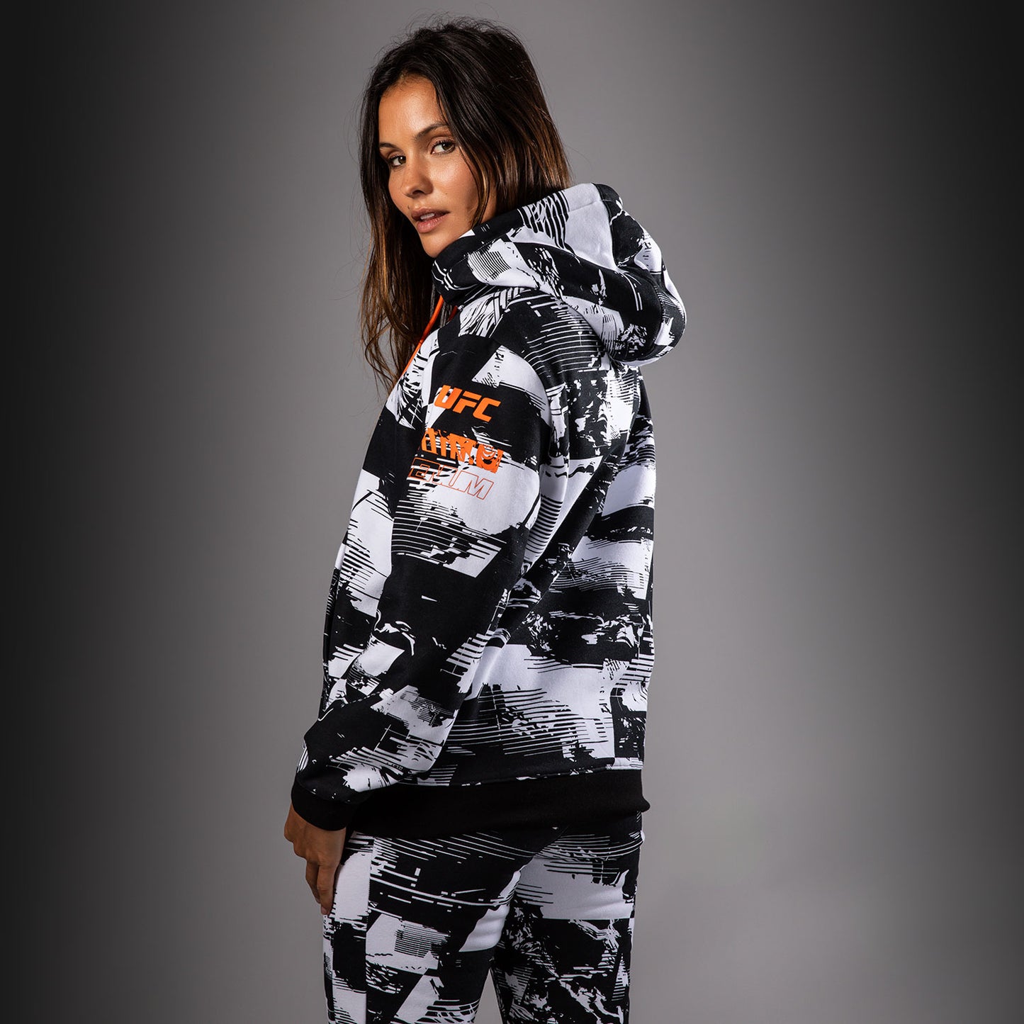 UFC Zenith by Venum Authentic Fight Week プルオーバーパーカー レディース - ホワイト