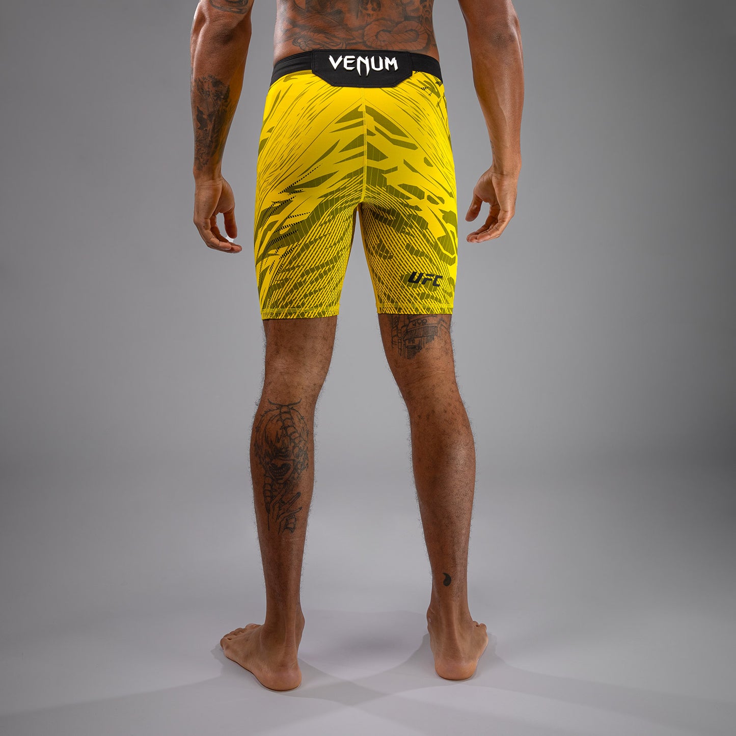 UFC Fusion by Venum Authentic Fight Night ヴァレトゥードショーツ（男性用） - イエロー