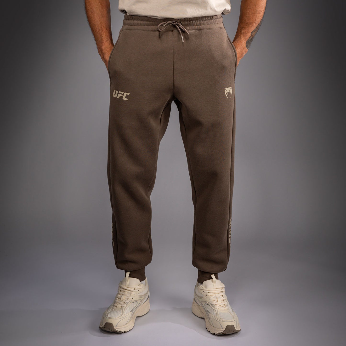 Venum UFC Unity by Venum Authentic Fight Week メンズ コットンパンツ - ブラウン