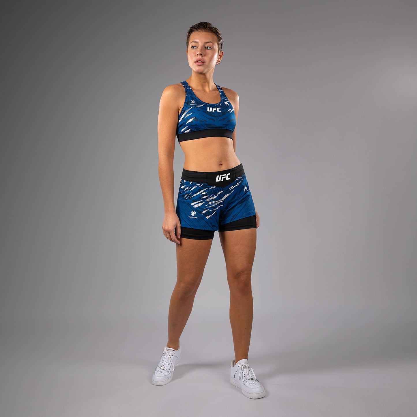 UFC Fusion by Venum Authentic Fight Night レスリングショーツ（女性用） - ブルー