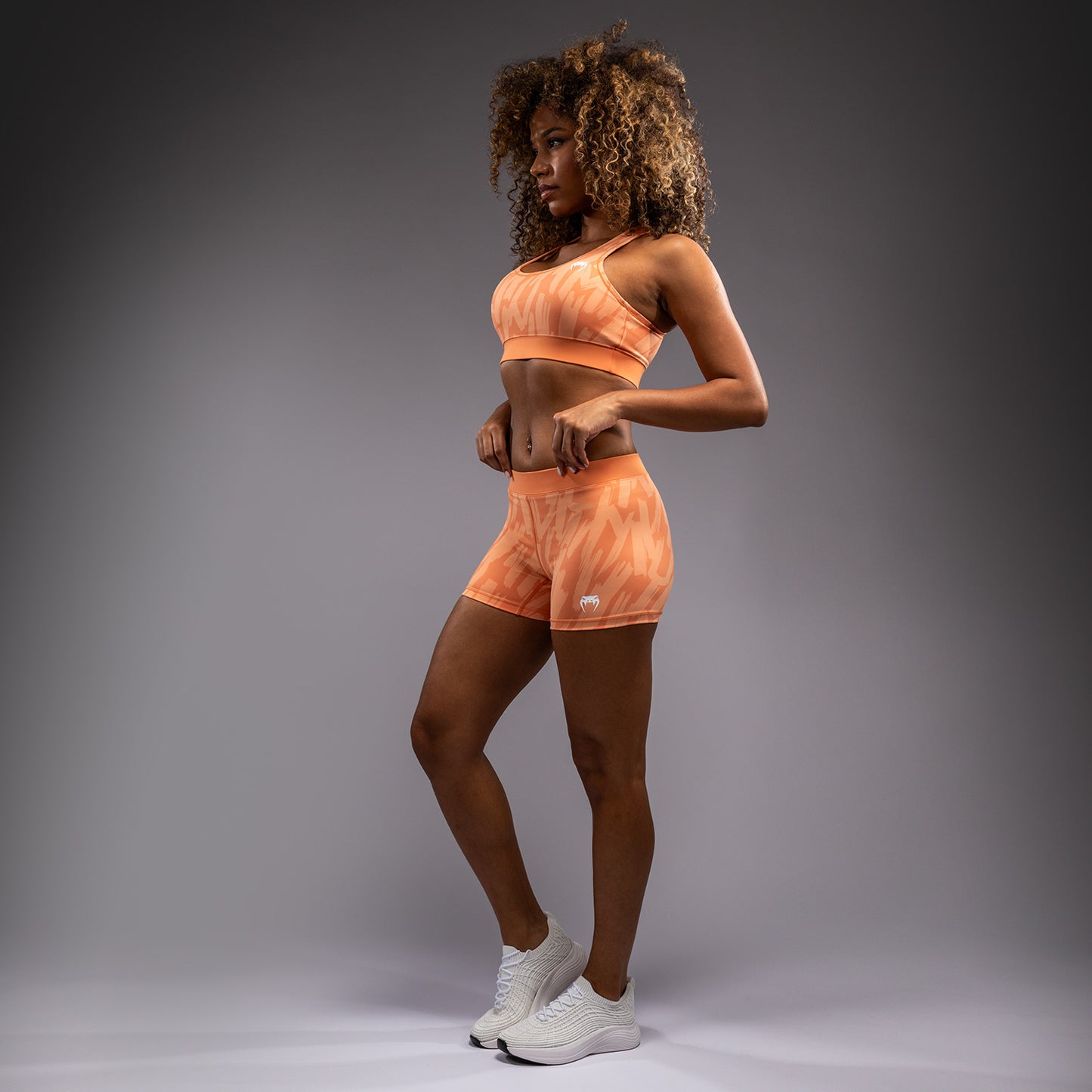 Venum Graffiti 女性用コンプレッションショーツ - ベルベットアプリコット