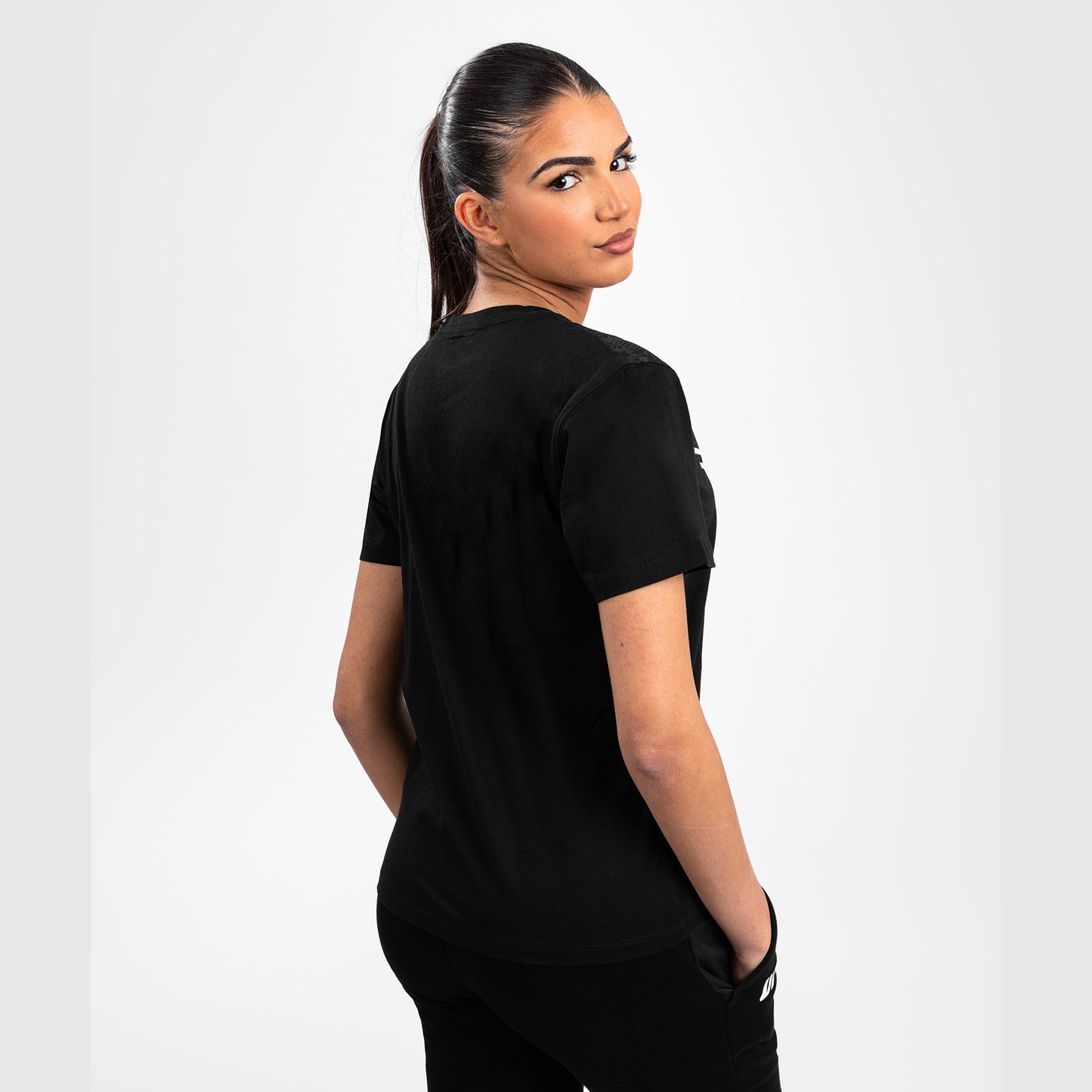 UFC Adrenaline by Venum Replica 女性用半袖Tシャツ - ブラック