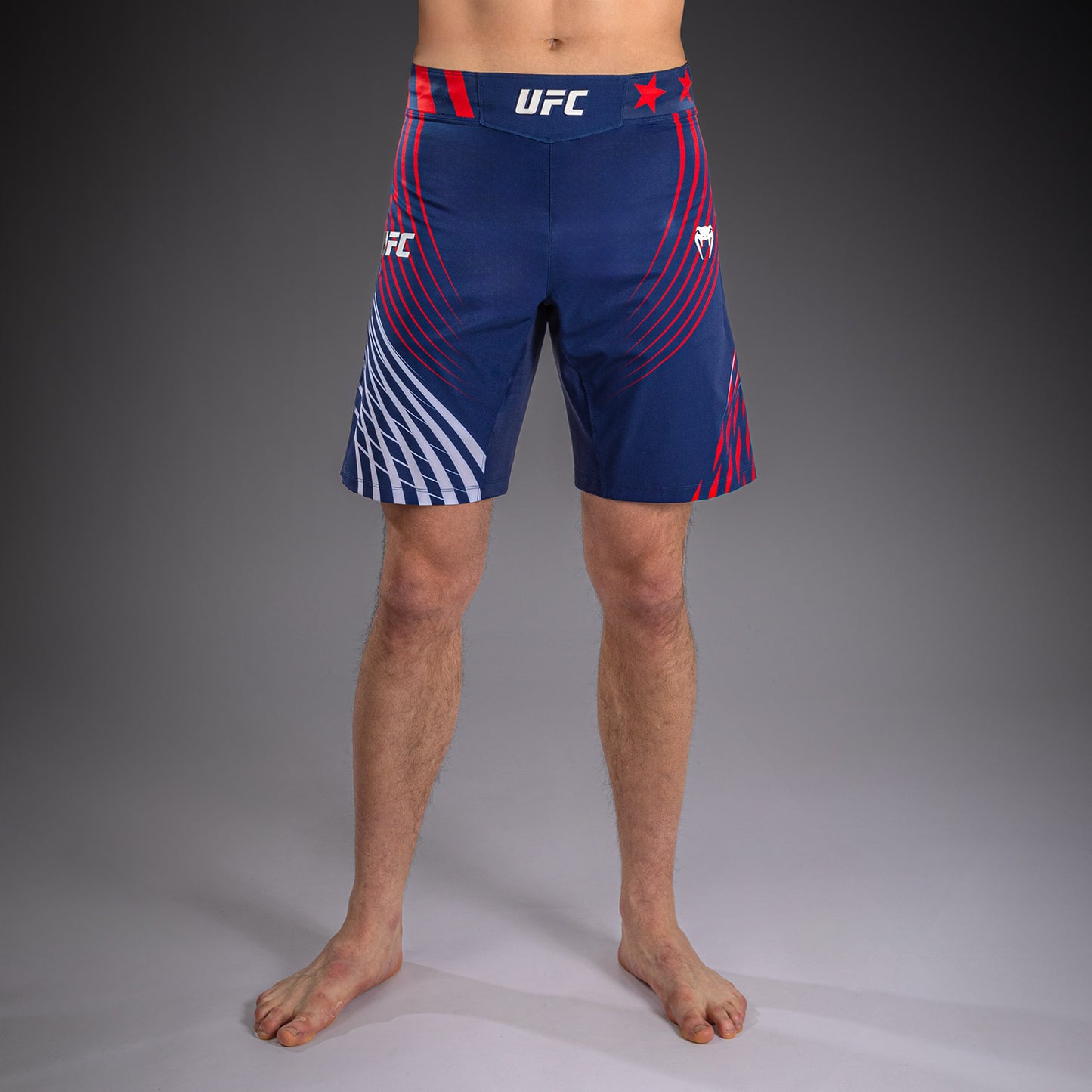UFC Freedom 250 by Venum メンズ Custom Authentic Fight Night ファイトショーツ ロングフィット - ブルー