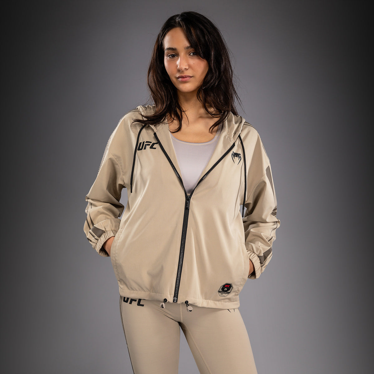 Venum UFC Unity by Venum Authentic Fight Week ウィメンズ ジップフーディー - サンド