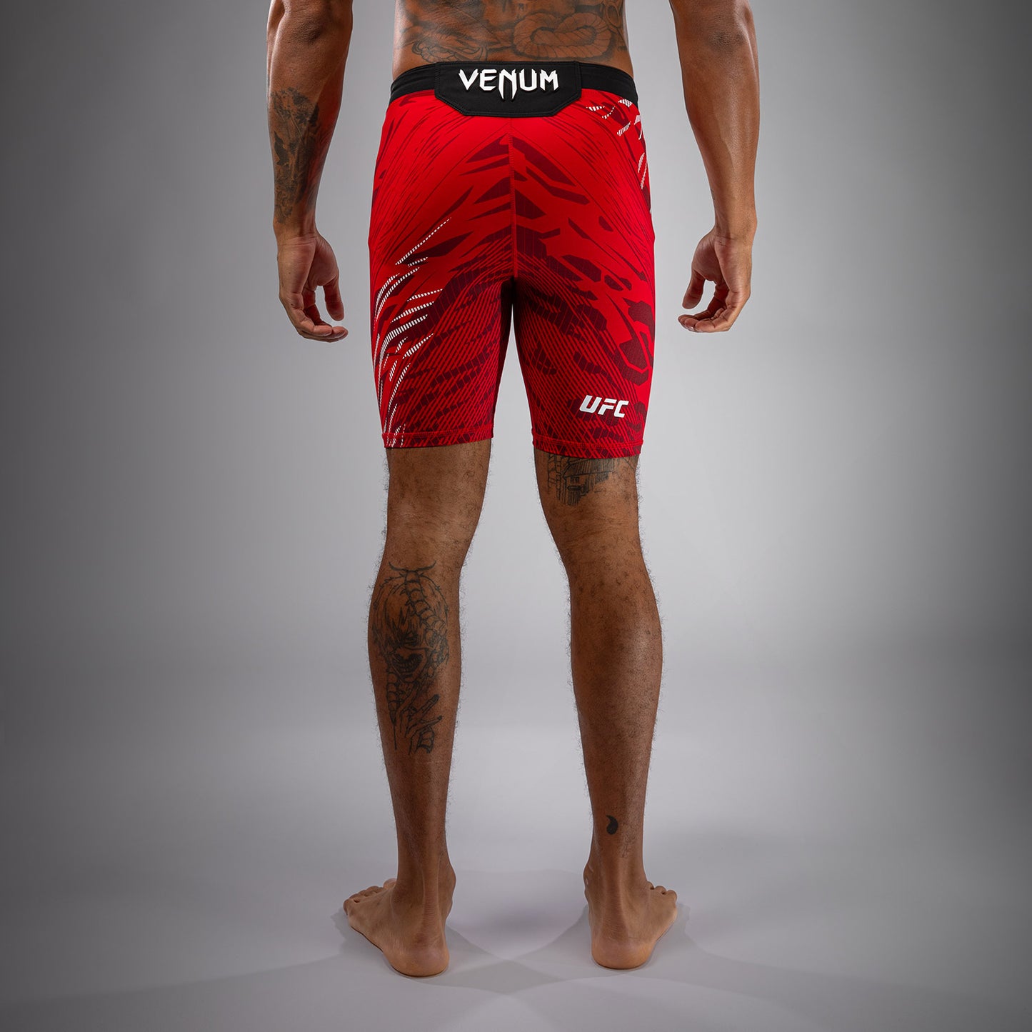 UFC Fusion by Venum Authentic Fight Night ヴァレトゥードショーツ（男性用） - レッド