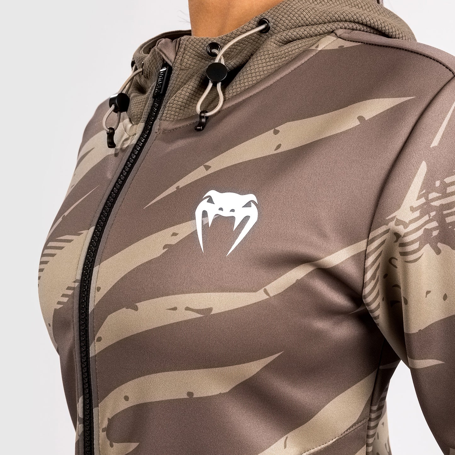 UFC Adrenaline By Venum Fight Week ウィメンズ・ジップ・フーディ - Desert Camo