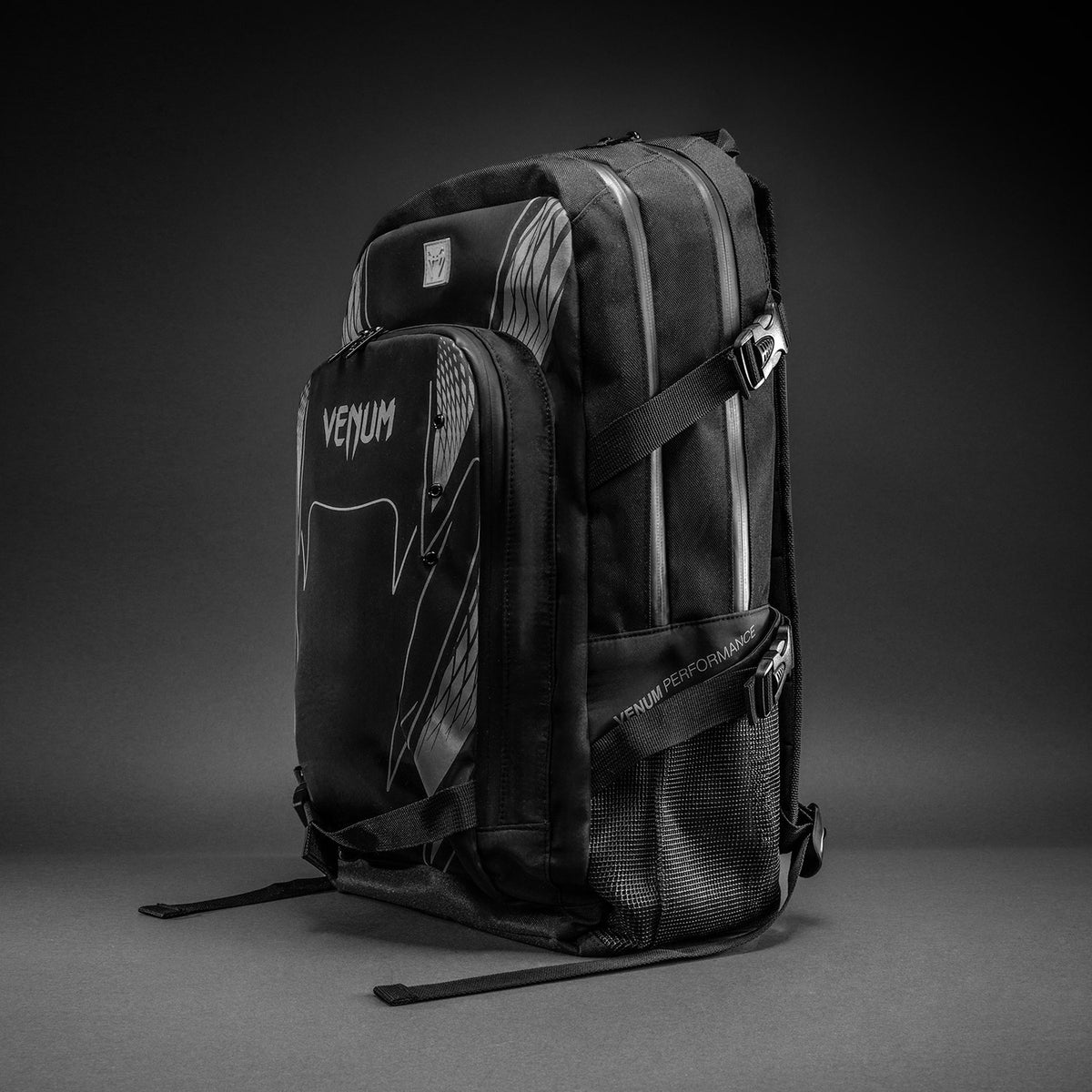 Venum Amazonia Reborn バックパック (15-25 L) - ブラック/グレー