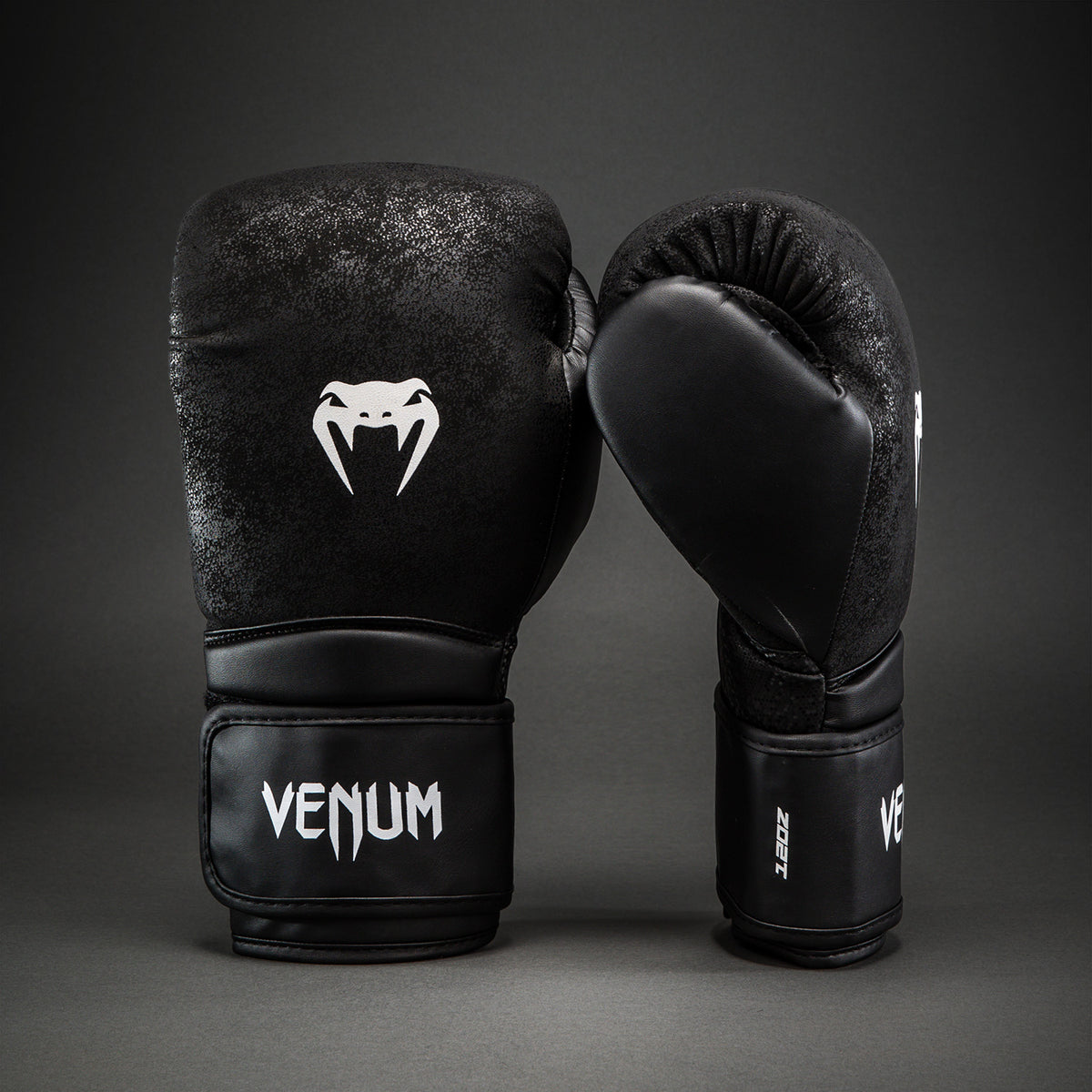 Venum Stone 2.0 ボクシンググローブ - ブラック