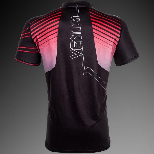 Venum Sharp 3.0 ドライテックTシャツ – ブラック/レッド