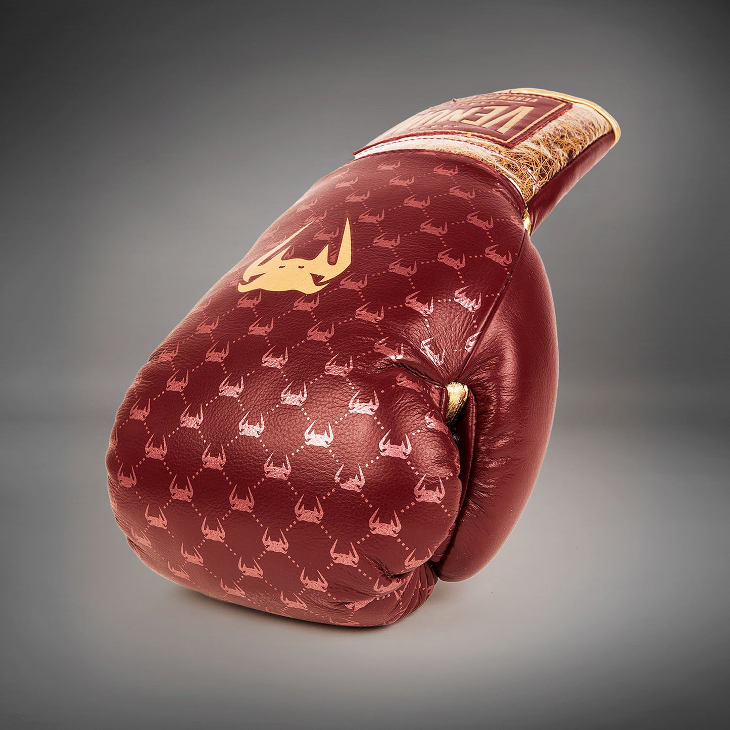 Venum Cocoモノグラムプロボクシンググローブ - ガーネットレッド
