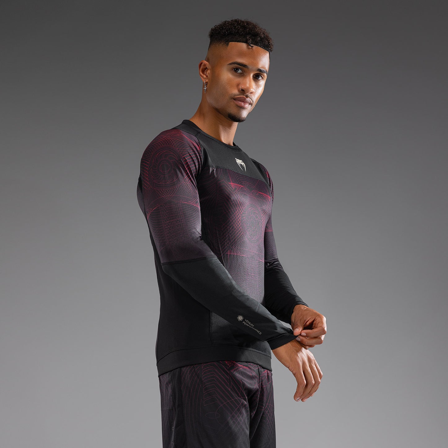 Venum G-Fit Air 長袖ラッシュガード メンズ - ディープブラック/ファイヤーレッド