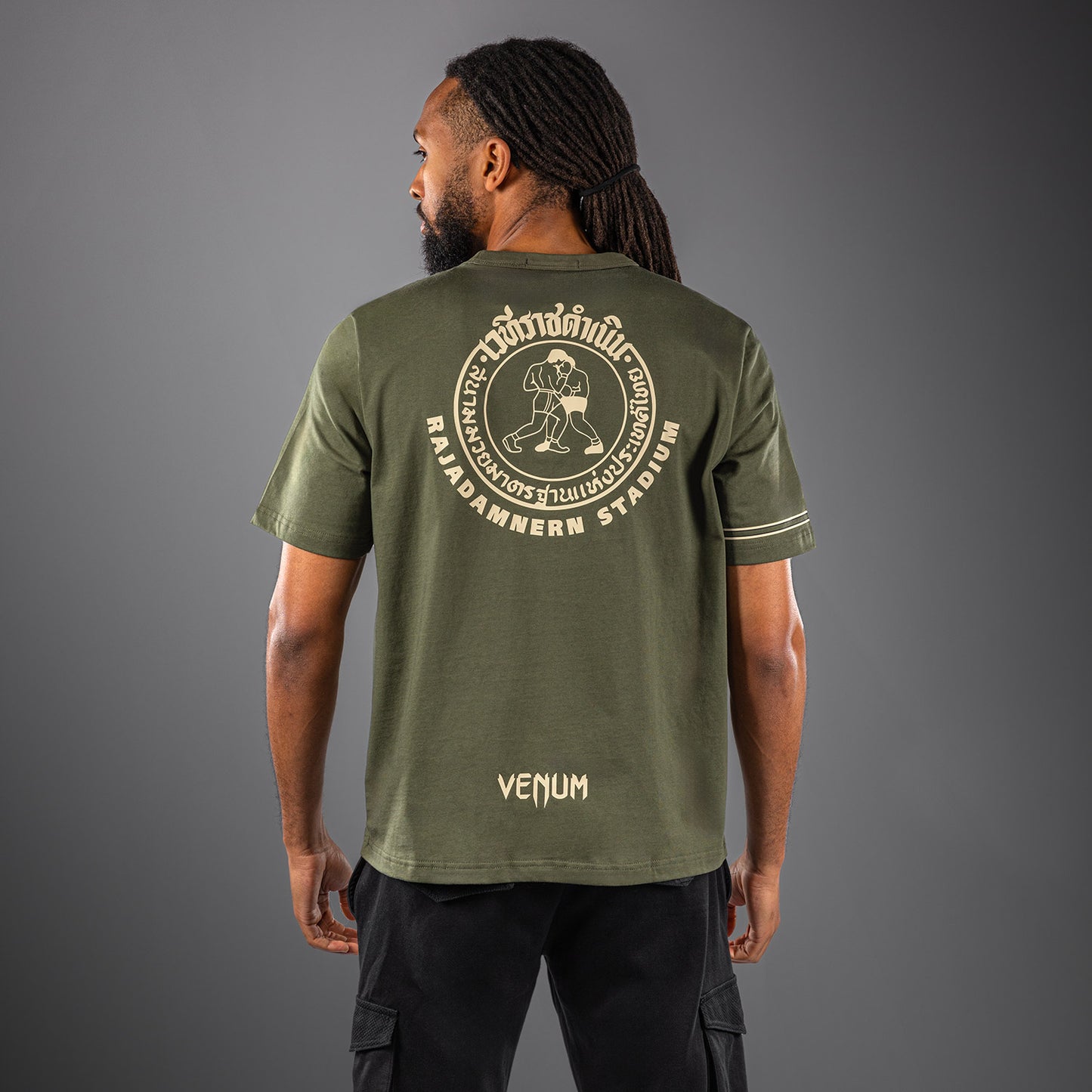 Venum x Rajadamnern Tシャツ - ミリタリーグリーン