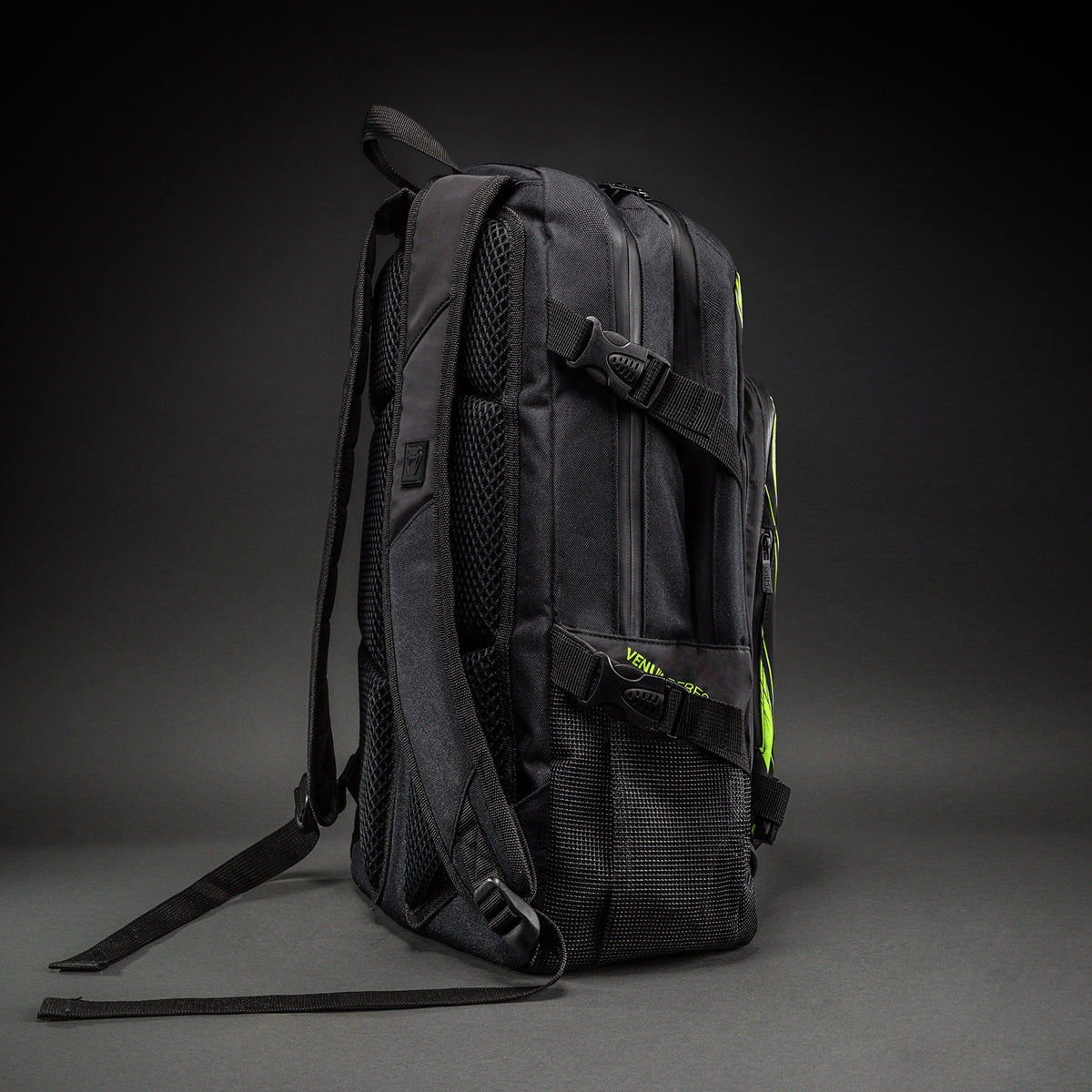 Venum Amazonia Reborn バックパック (15-25 L) - ブラック/グリーン