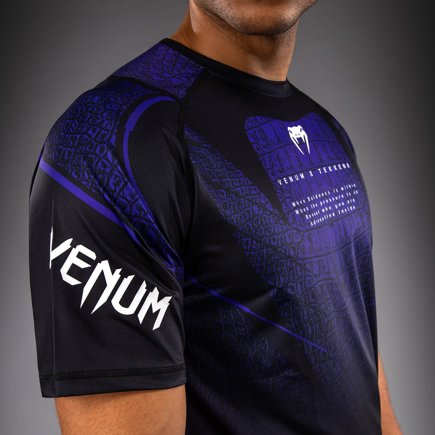 Venum x TEKKEN 8 ドライテックTシャツ - カズヤ - ブラック/パープル