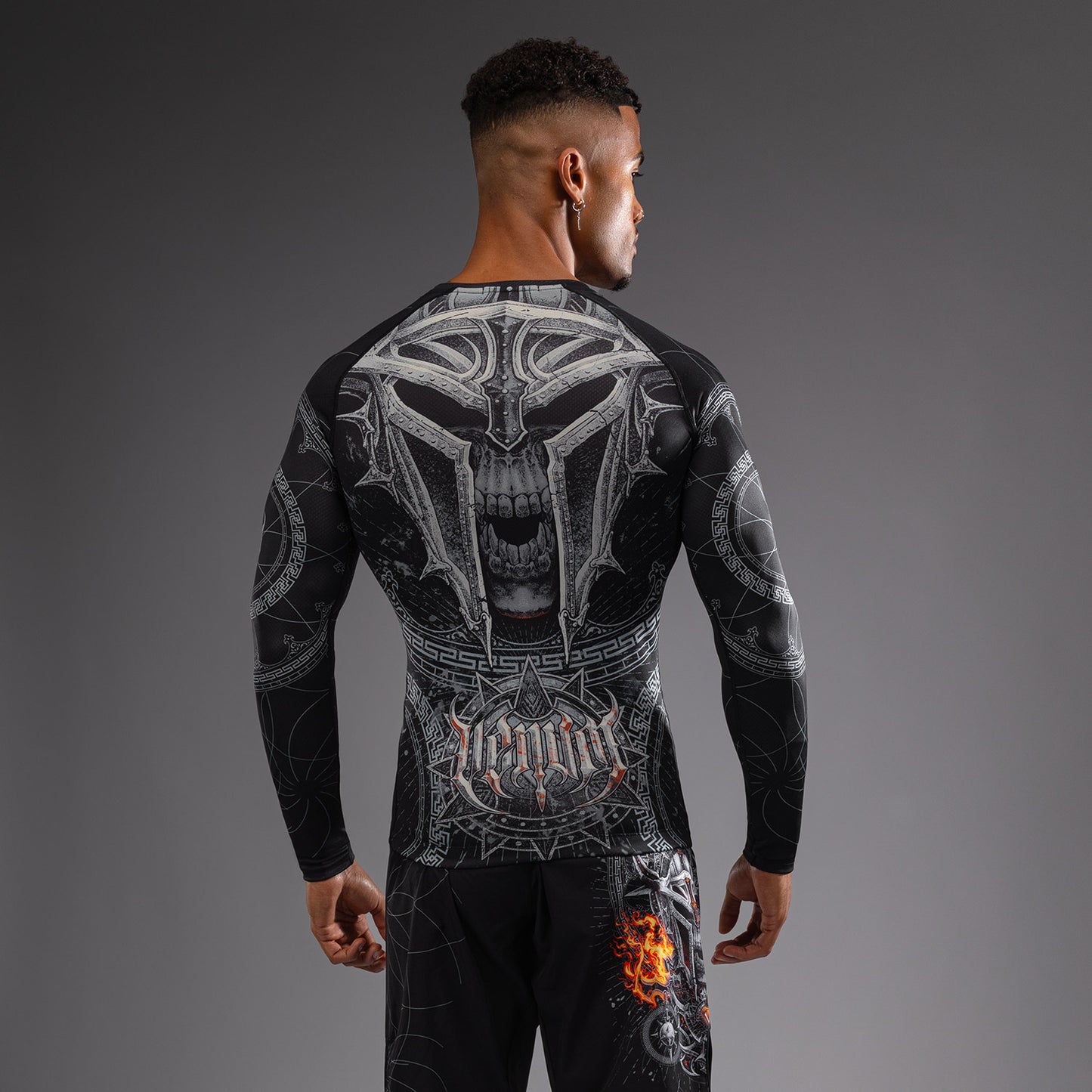 Venum Gladiator 5.0 メンズ ロングスリーブ Tシャツ - ブラック/シルバー