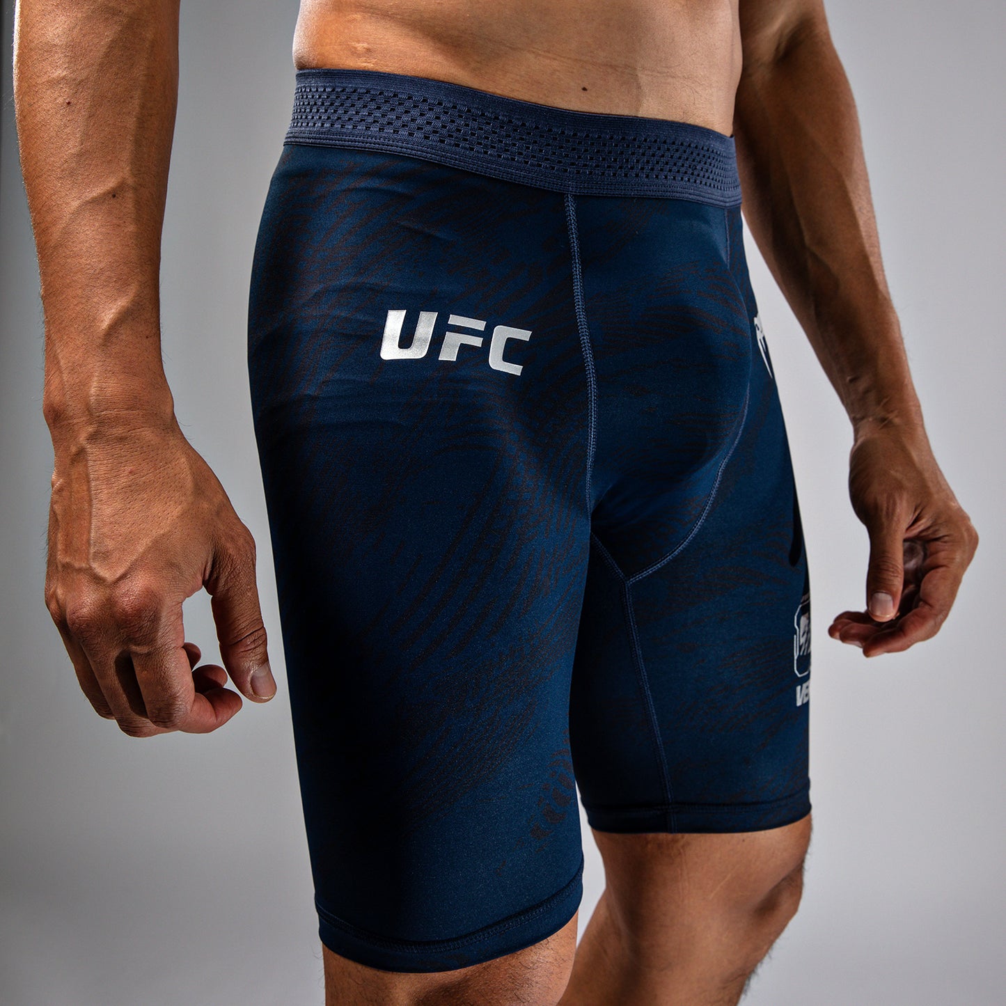UFC Fusion by Venum Fight Week ヴァレトゥードショーツ（男性用） - オーシャニックブルー