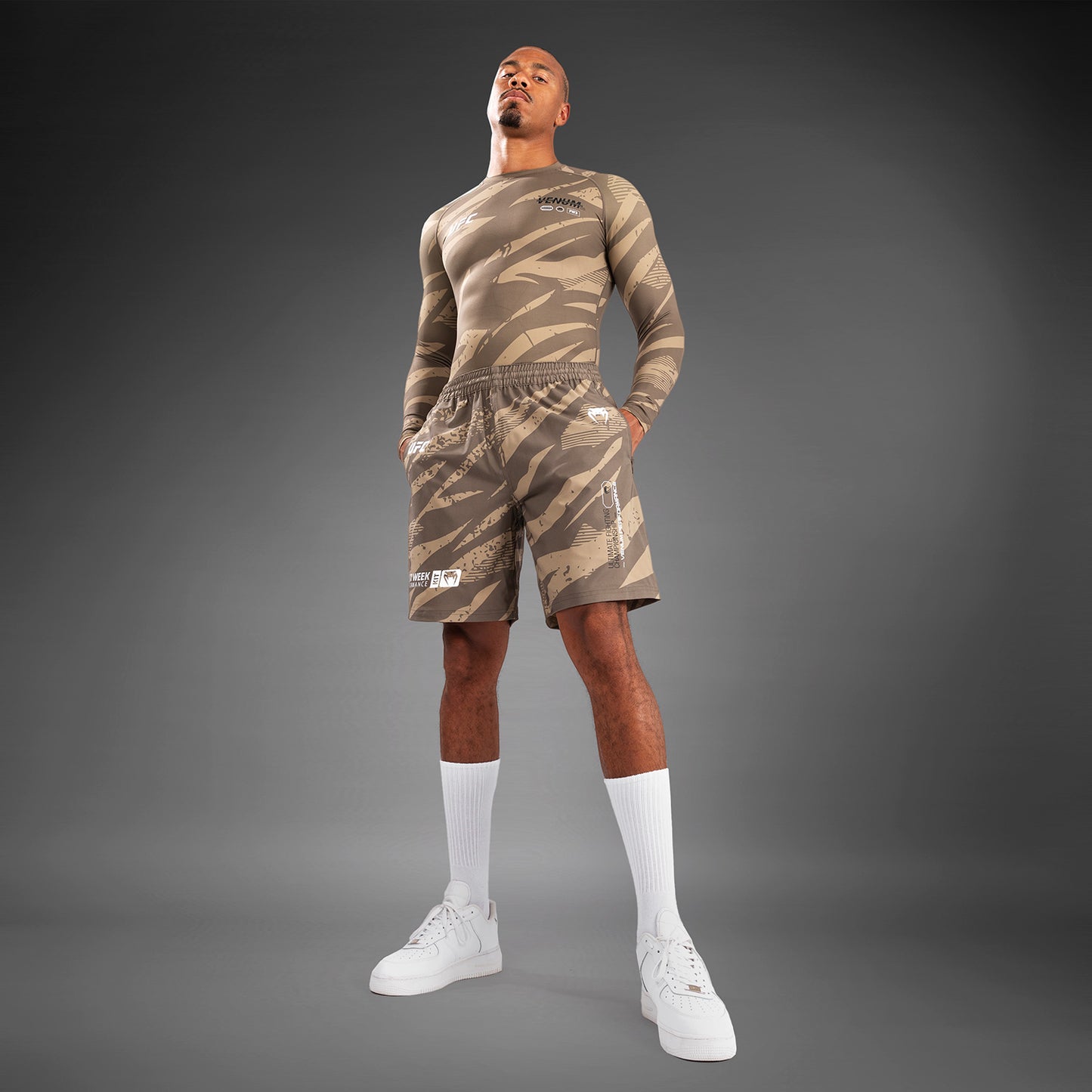 UFC Adrenaline By Venum Fight Week Performance メンズショーツ - Desert Camo