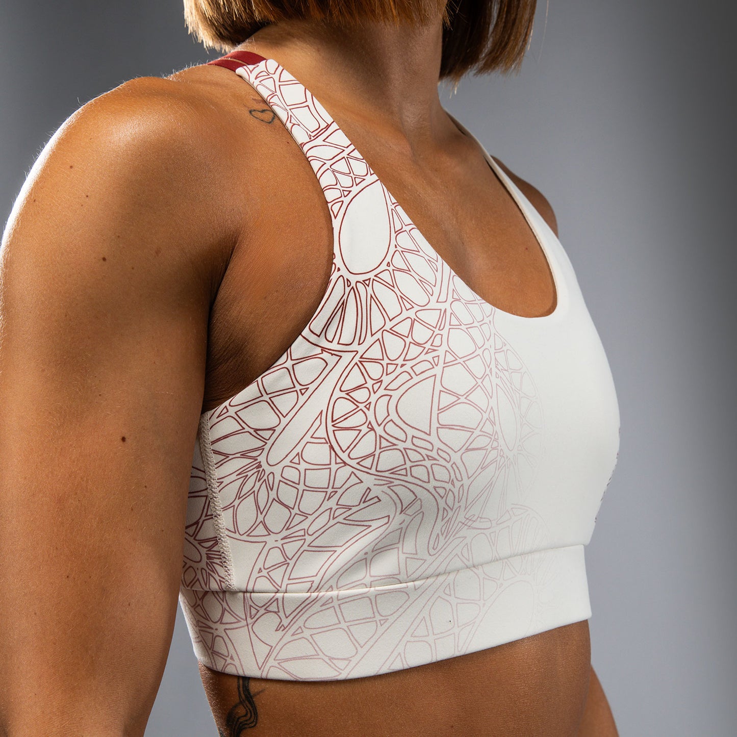 Venum Serpenti レディーススポーツブラ – アイボリー/バーガンディ