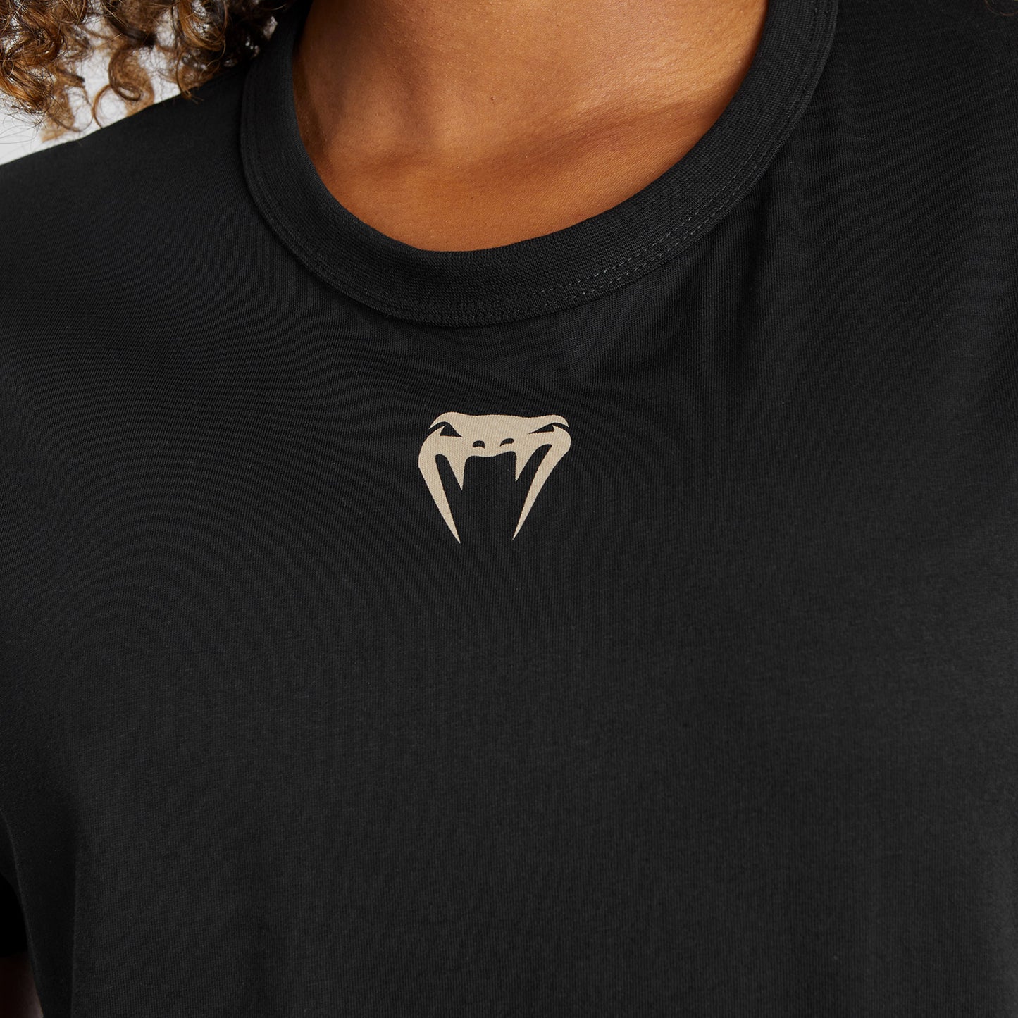 UFC Adrenaline by Venum Fight Week 女性用半袖コットンTシャツ - ブラック