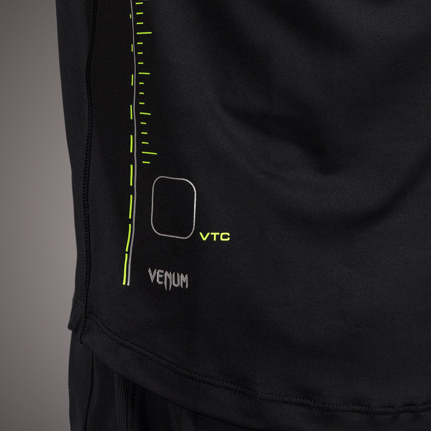 Venum Training Camp 4.0 メンズ・ドライテックTシャツ - ブラック／ネオングリーン