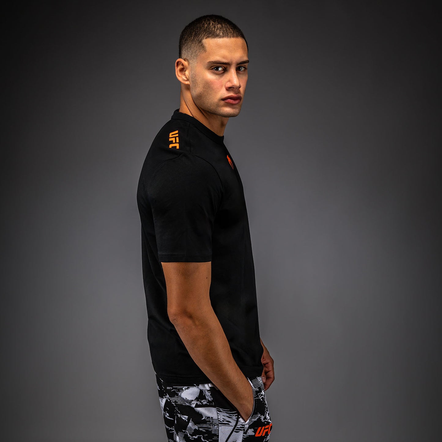UFC Zenith by Venum Authentic Fight Week 半袖Tシャツ メンズ - ブラック