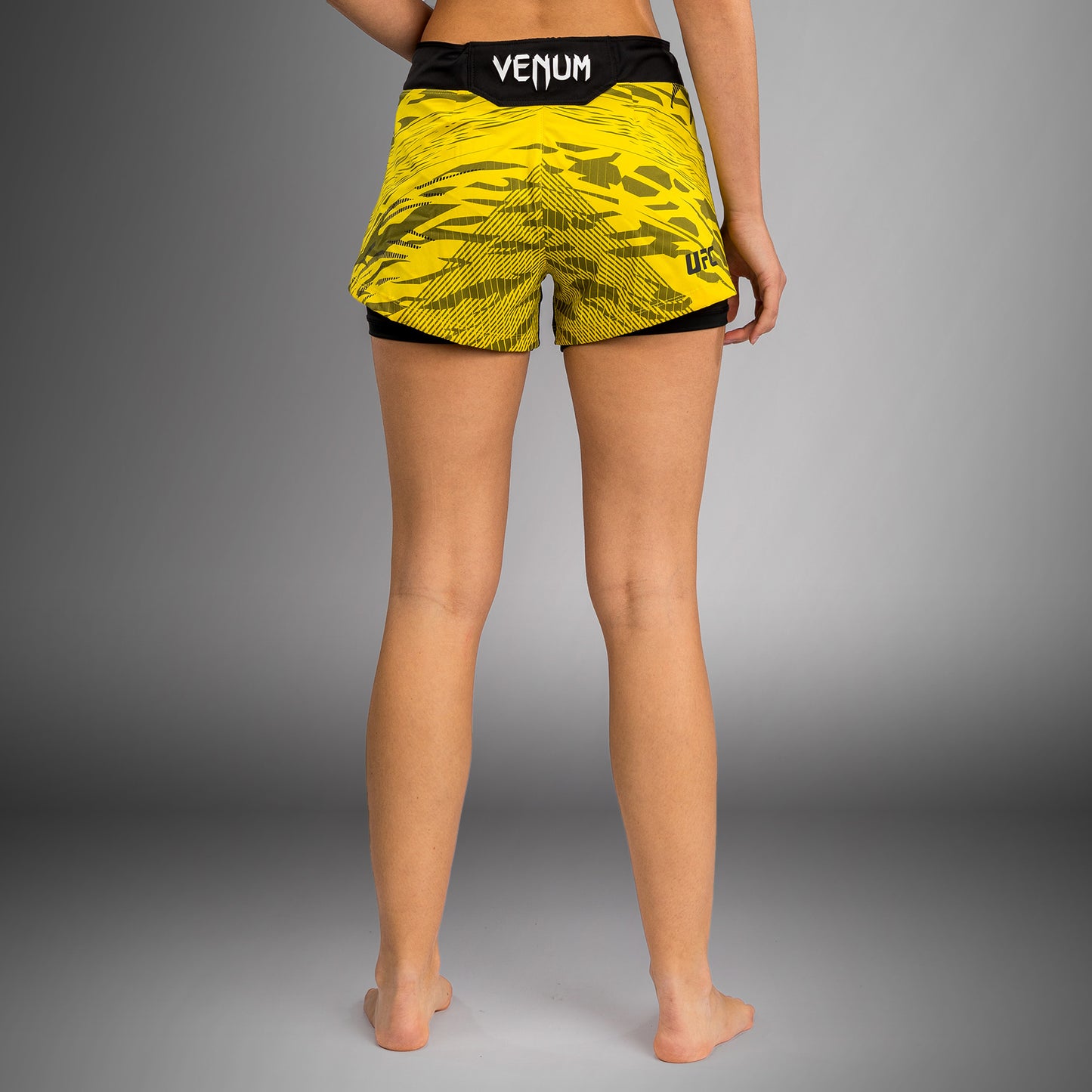 UFC Fusion by Venum Authentic Fight Night レスリングショーツ（女性用） - イエロー