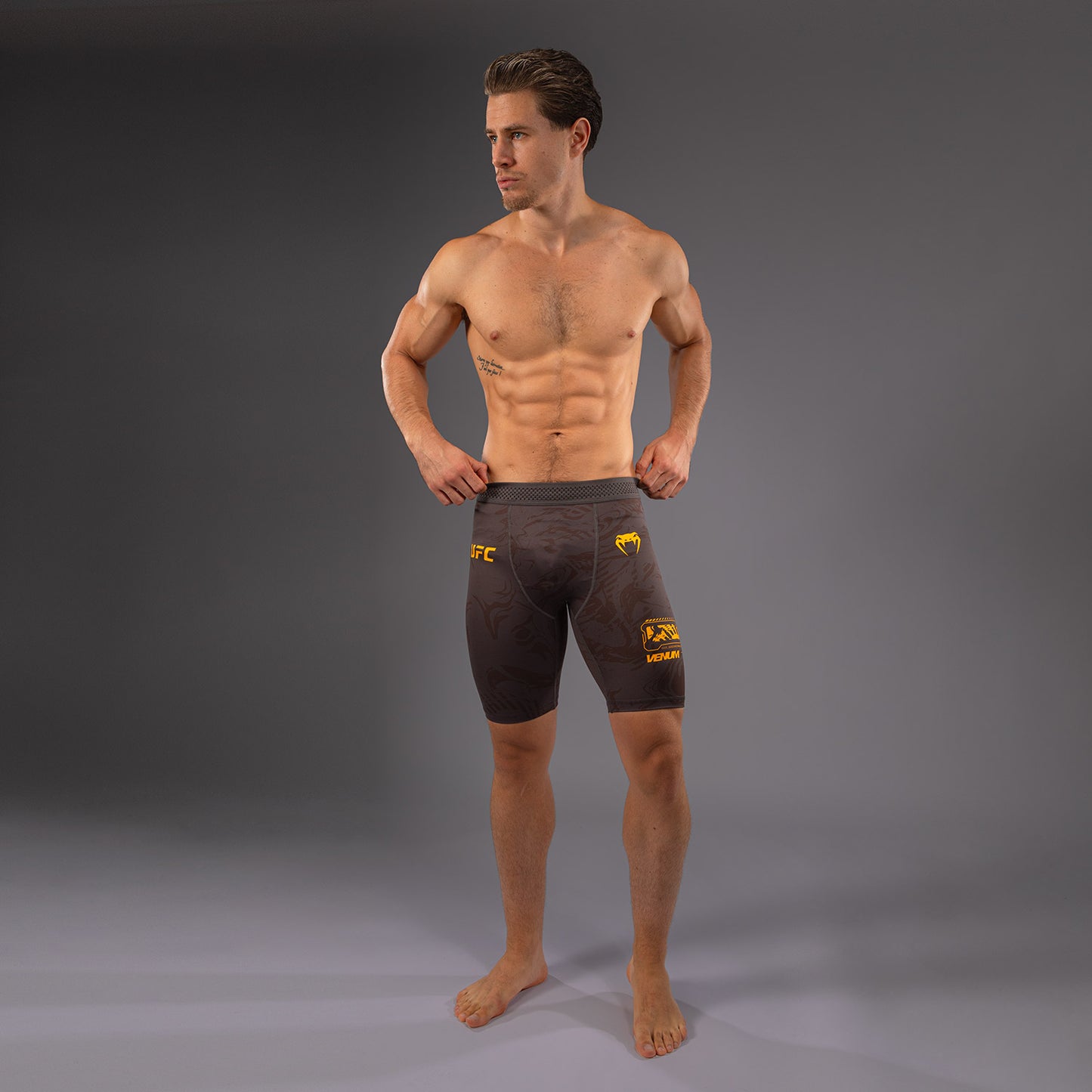 UFC Fusion by Venum Fight Week ヴァレトゥードショーツ（男性用） - アーセンブラウン