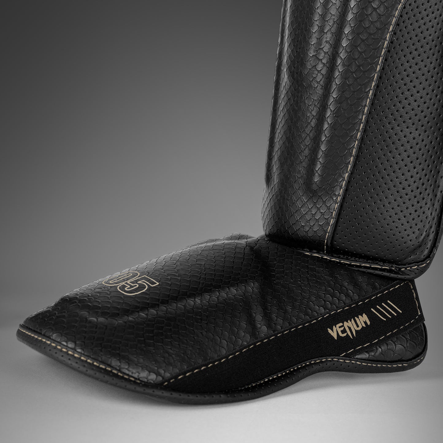 Venum Impact Evo Scales ケール シンガード – ブラック