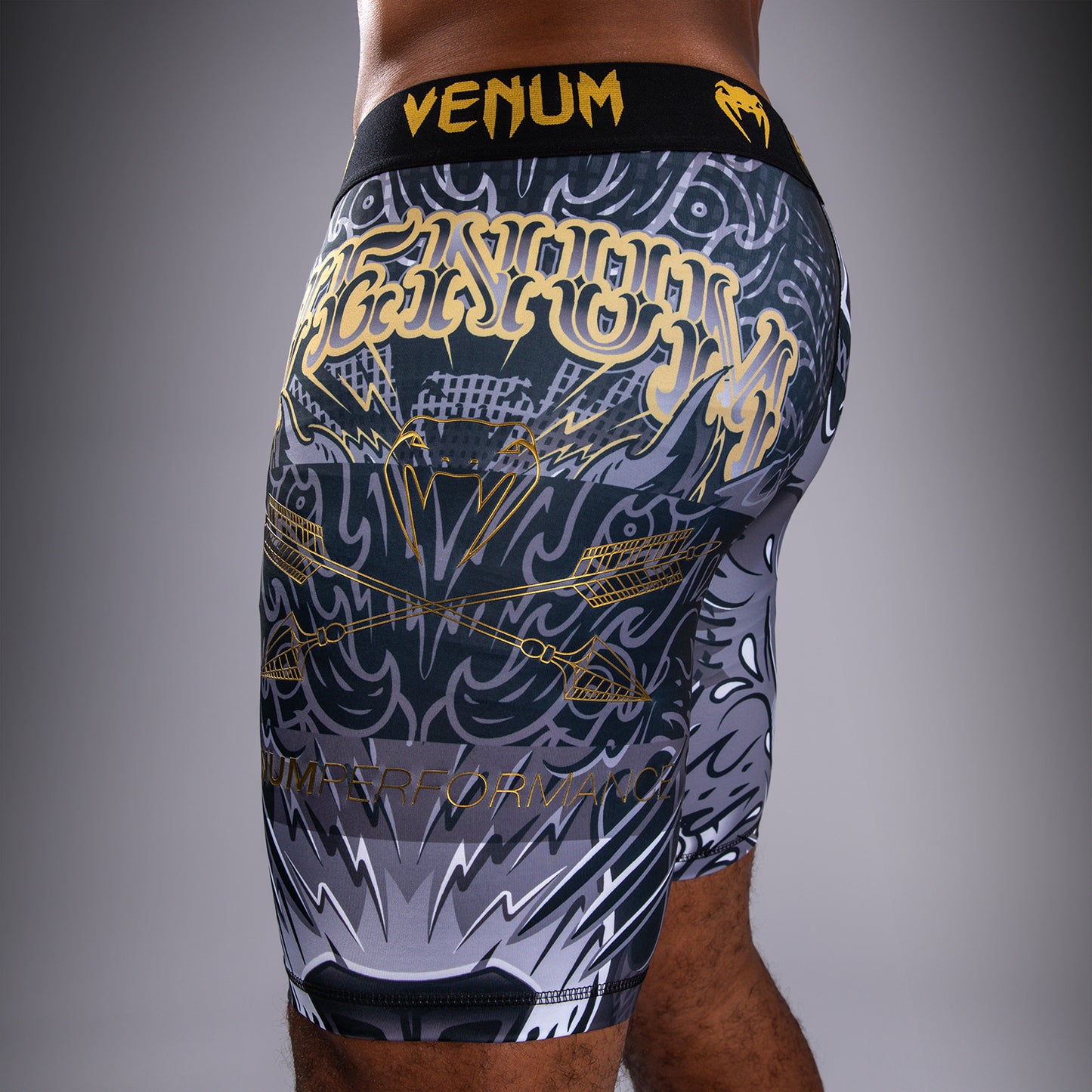 Venum Wolf Atak コンプレッションショーツ – ブラック/グレー